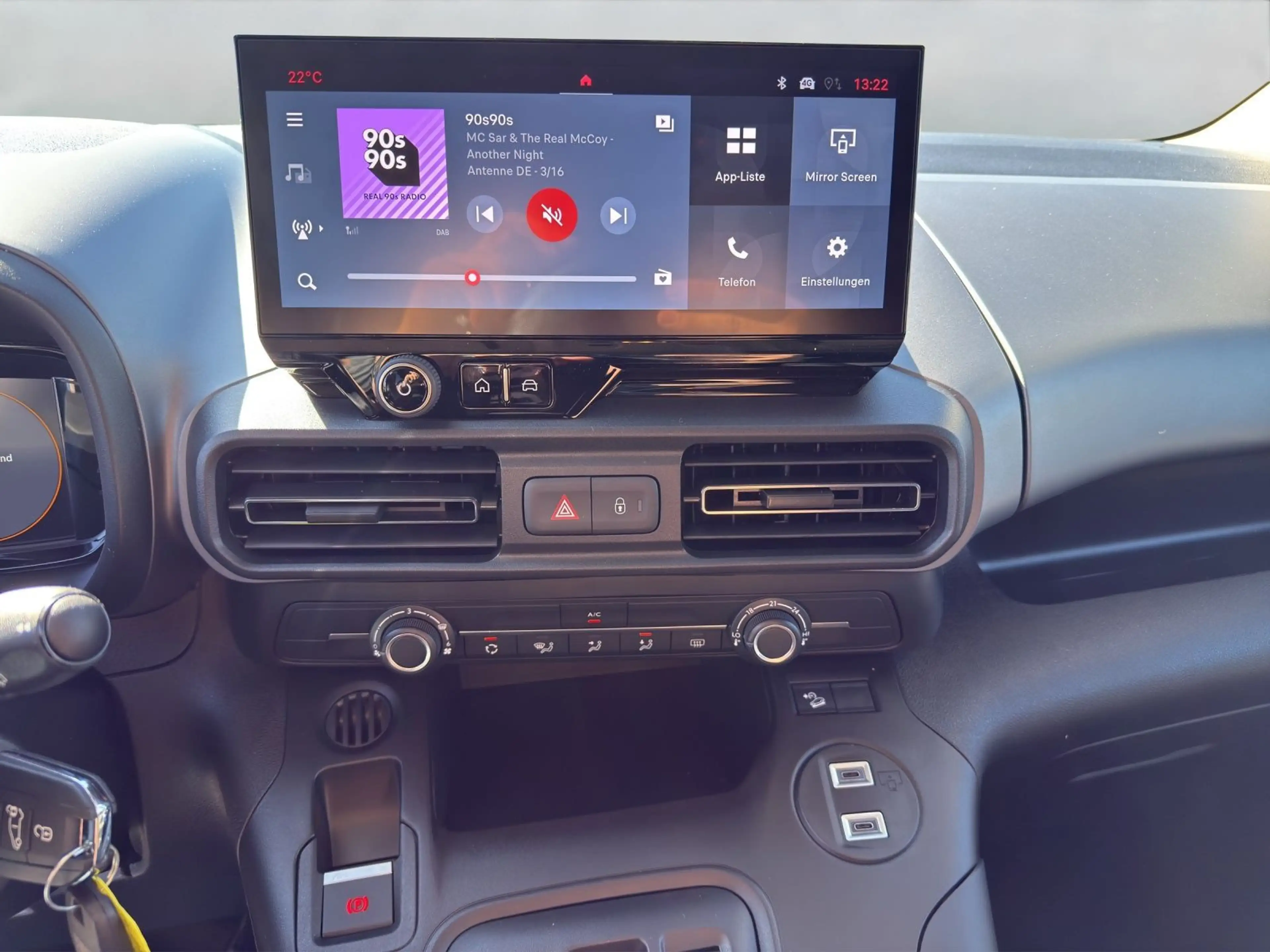 Fiat Qubo L Icon*LED*KLIMA*SHZ*ALU*RADIO* — photo 14