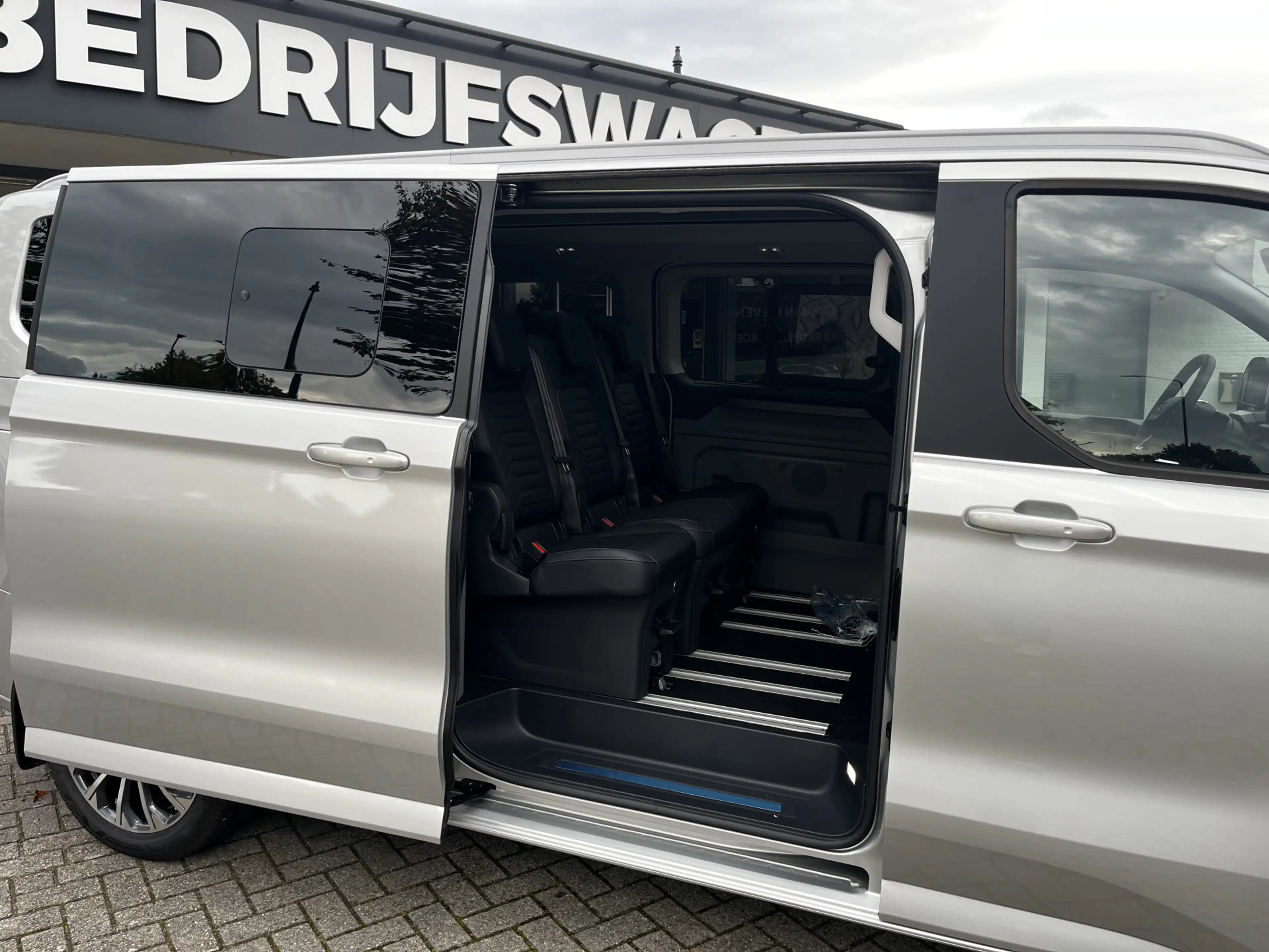 Ford Tourneo Custom 340 2.5 PHEV L2H1 Titanium X VIP Bus 8p. | FULL OP — photo 9
