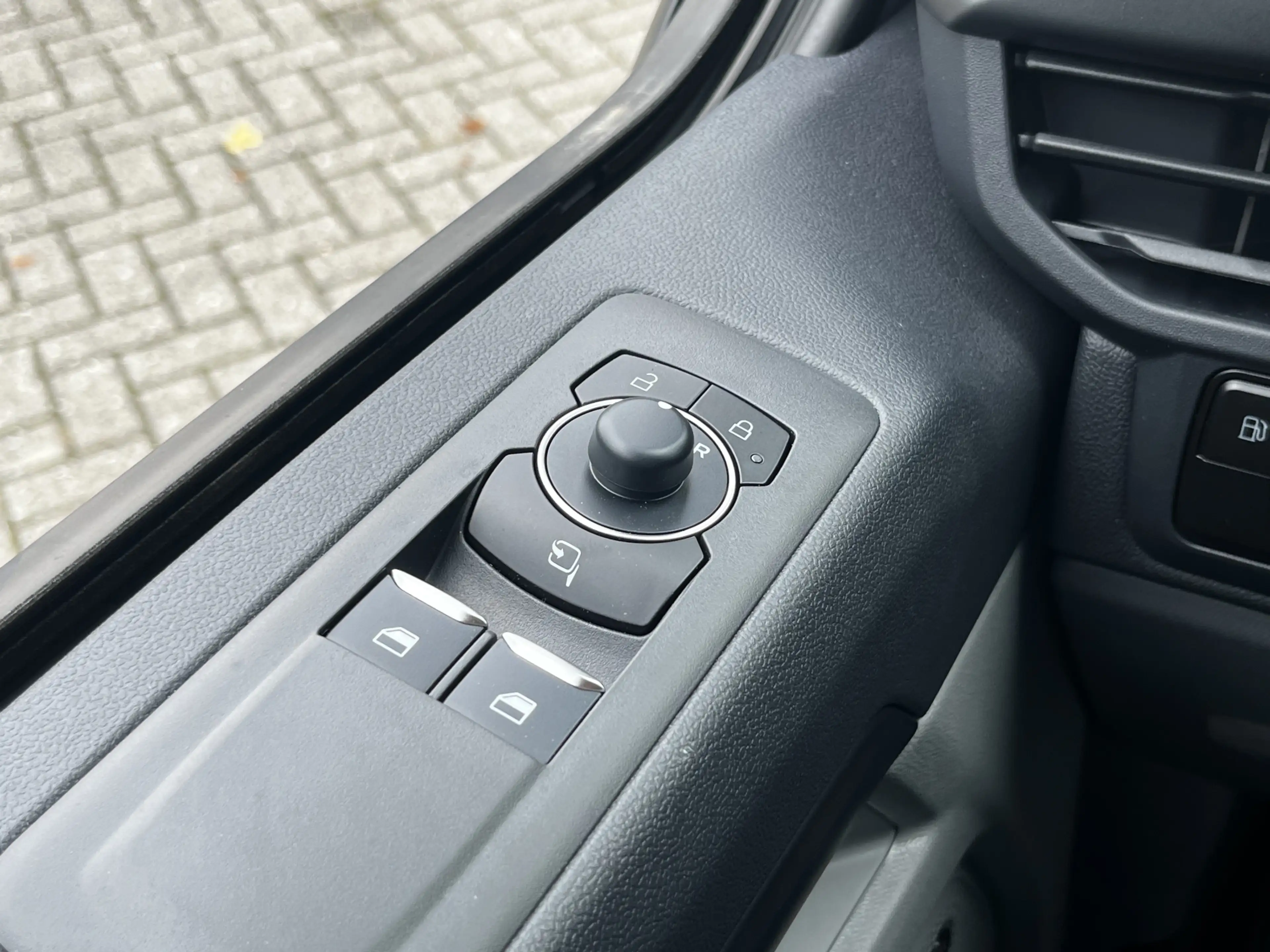 Ford Tourneo Custom 340 2.5 PHEV L2H1 Titanium X VIP Bus 8p. | FULL OP — photo 30