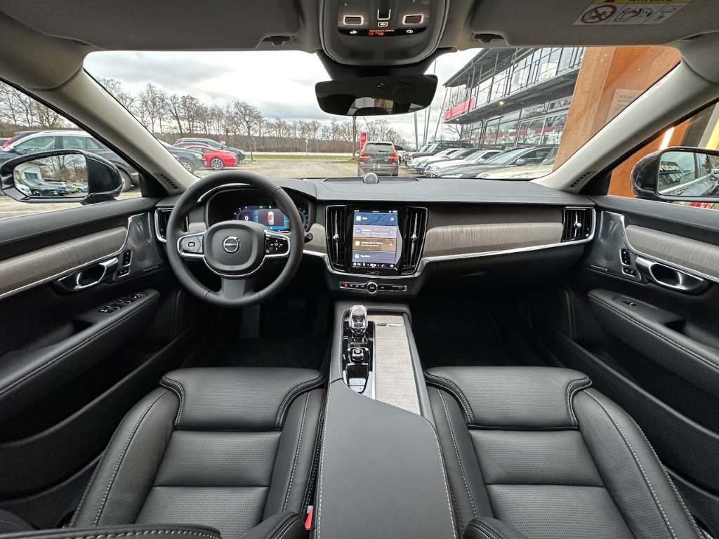 Volvo V90