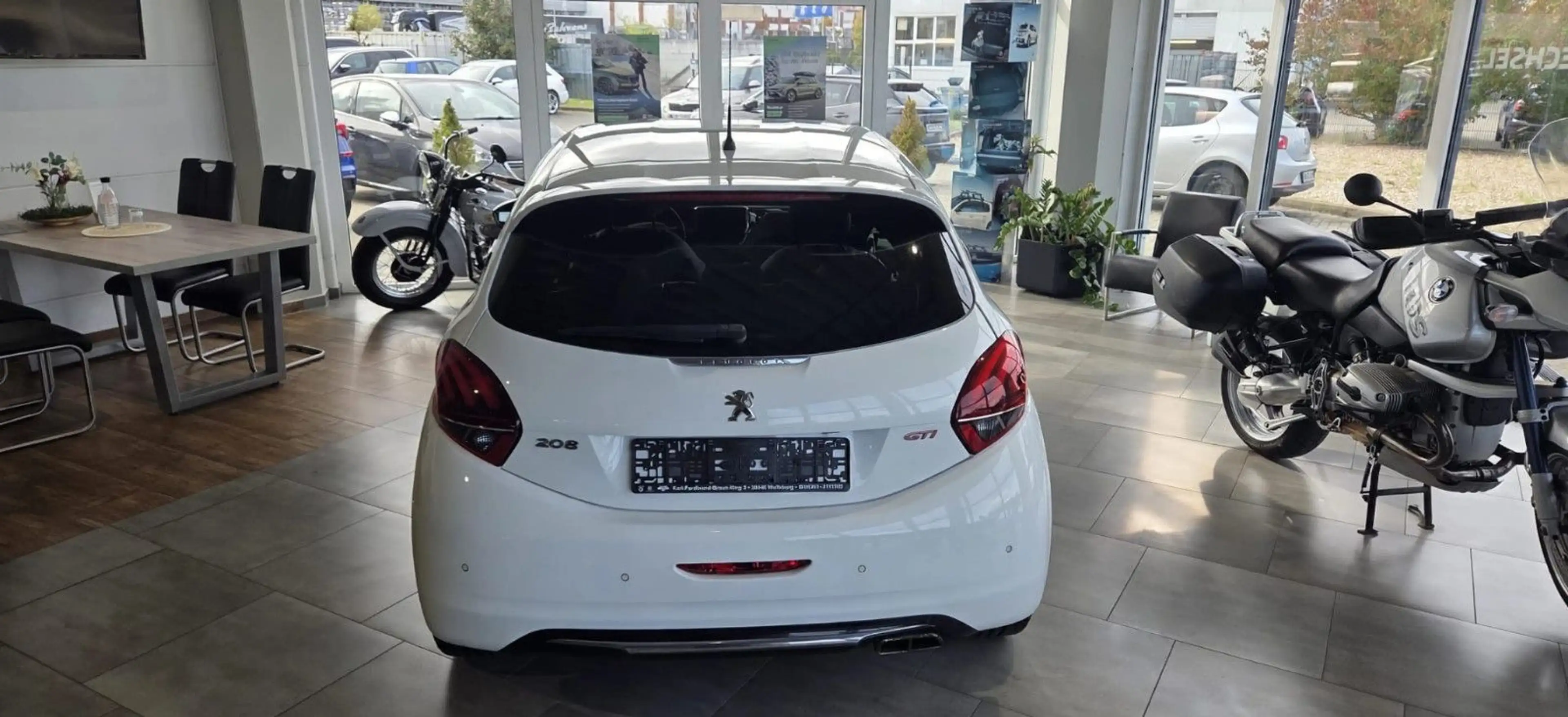 Peugeot 208 GTi — photo 3