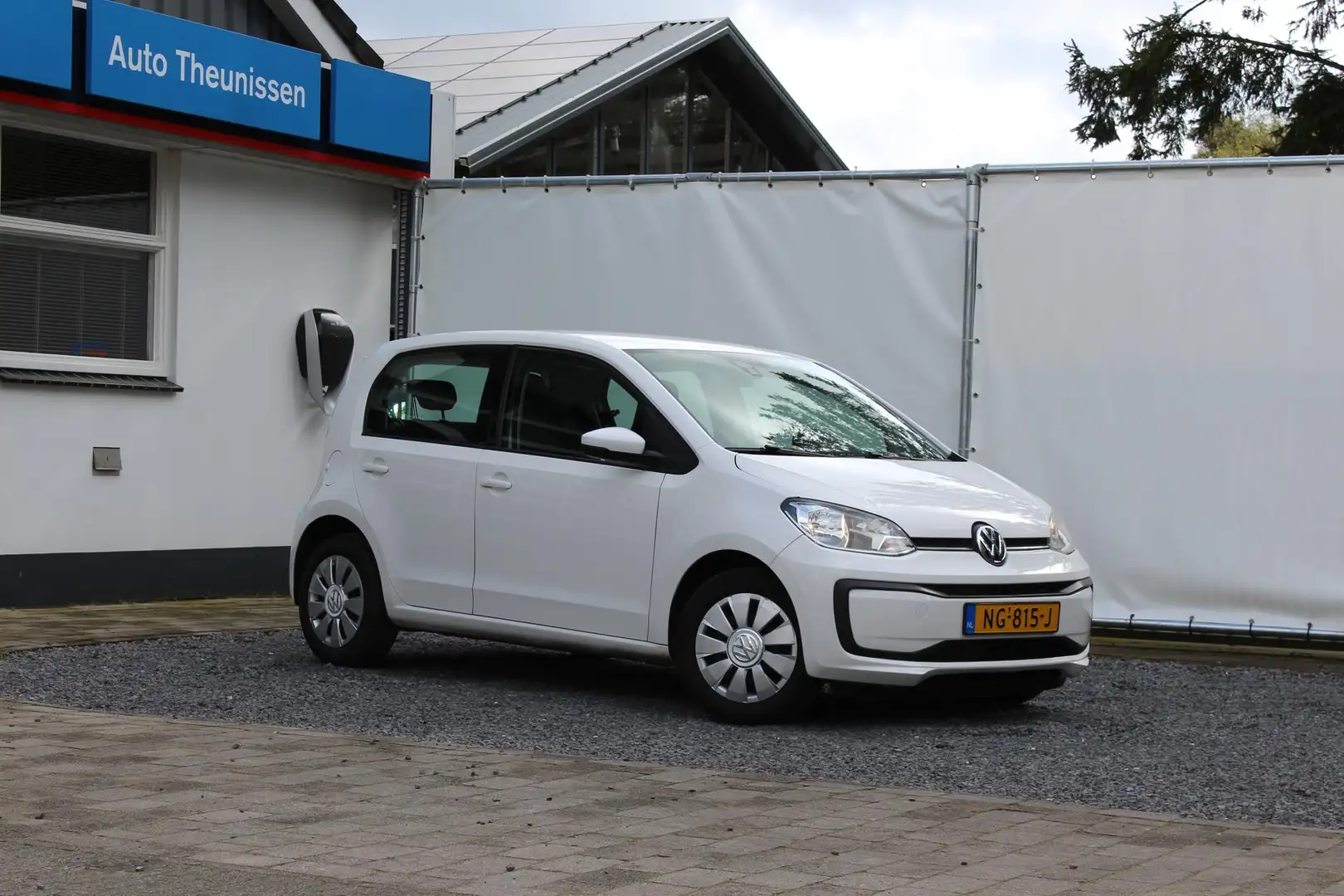 Volkswagen up! 1.0 60PK 5D Move up! | Airco | BTW-auto Wit - 1
