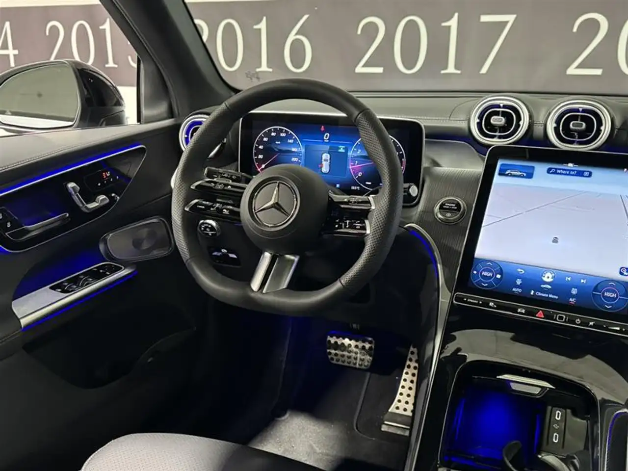 Mercedes-Benz GLC снимка Mercedes-Benz GLC