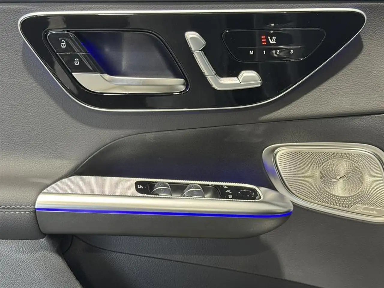 Mercedes-Benz GLC снимка Mercedes-Benz GLC