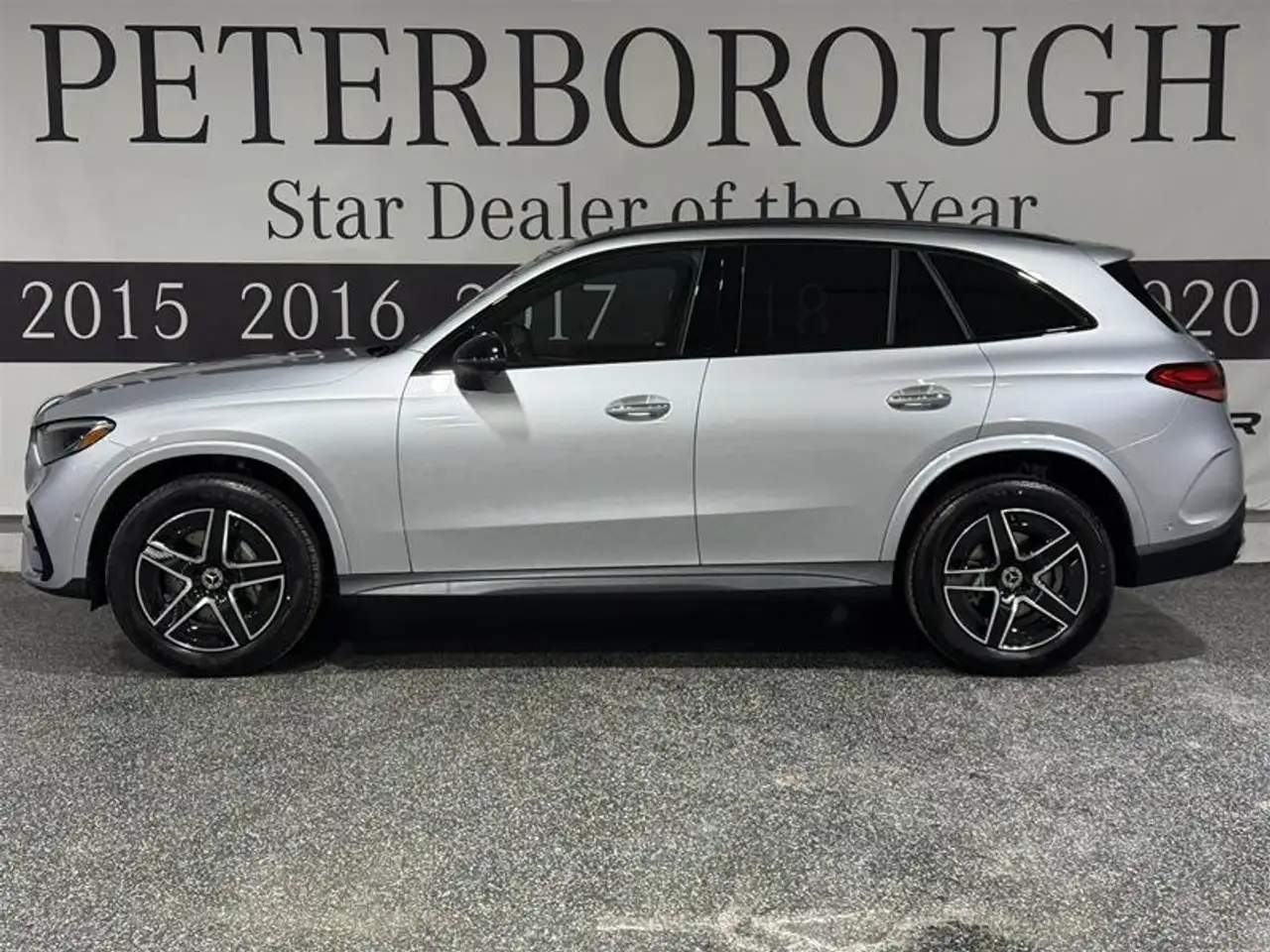 Mercedes-Benz GLC снимка Mercedes-Benz GLC