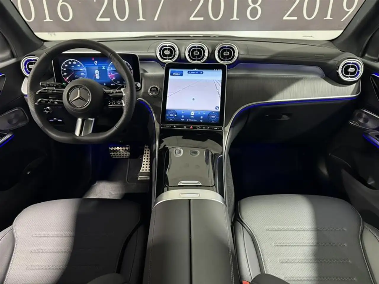 Mercedes-Benz GLC снимка Mercedes-Benz GLC
