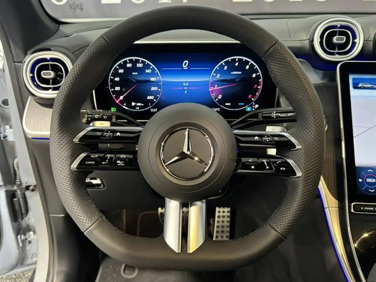 Mercedes-Benz GLC снимка Mercedes-Benz GLC