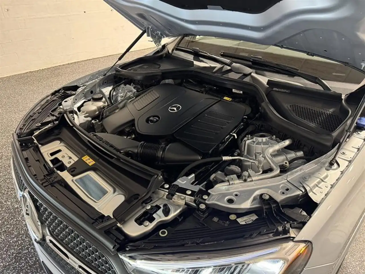 Mercedes-Benz GLC снимка Mercedes-Benz GLC