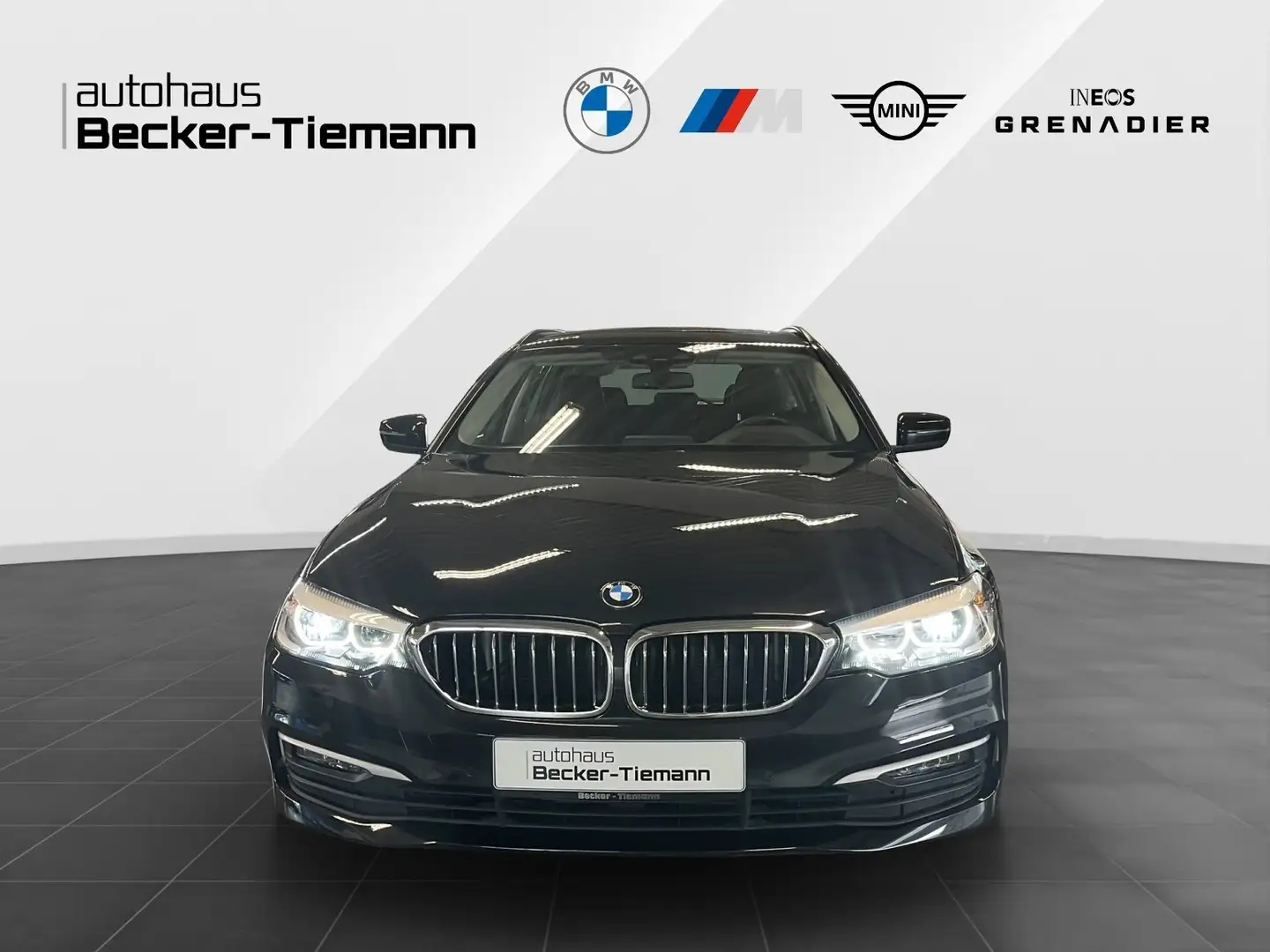 BMW 520 d Touring | HU Display / Park Assistant / Leder / Negro - 2