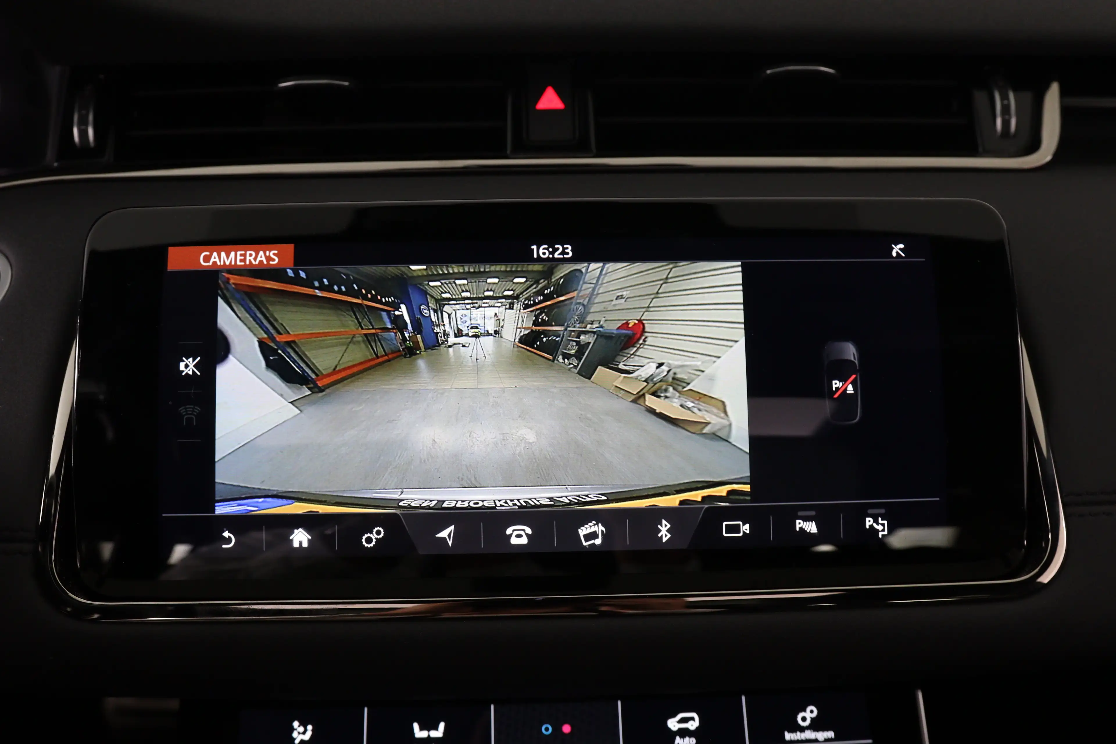 Land Rover Range Rover Evoque 2.0 P200 AWD R-Dynamic HSE | Apple Carplay/Android — photo 15