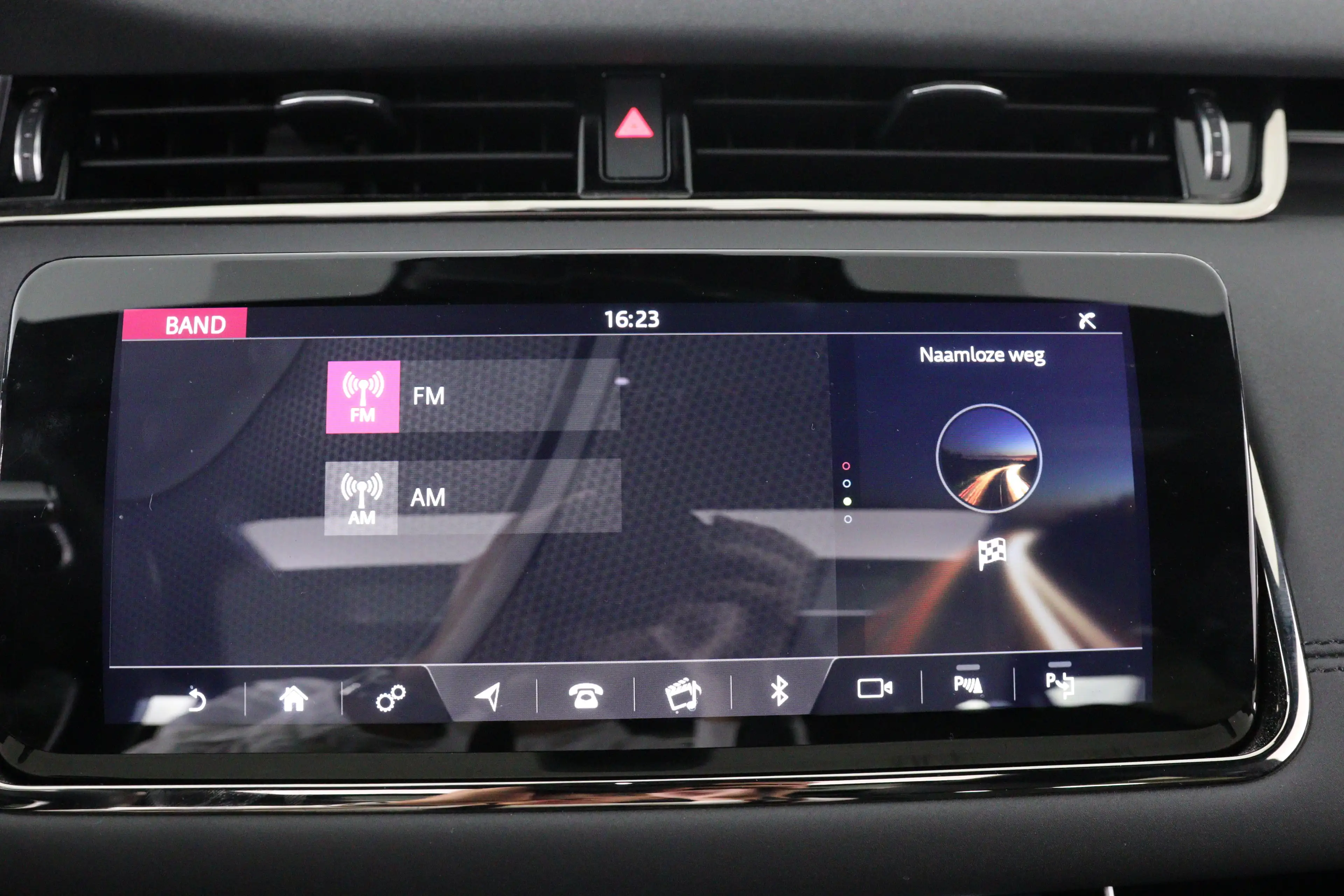 Land Rover Range Rover Evoque 2.0 P200 AWD R-Dynamic HSE | Apple Carplay/Android — photo 18