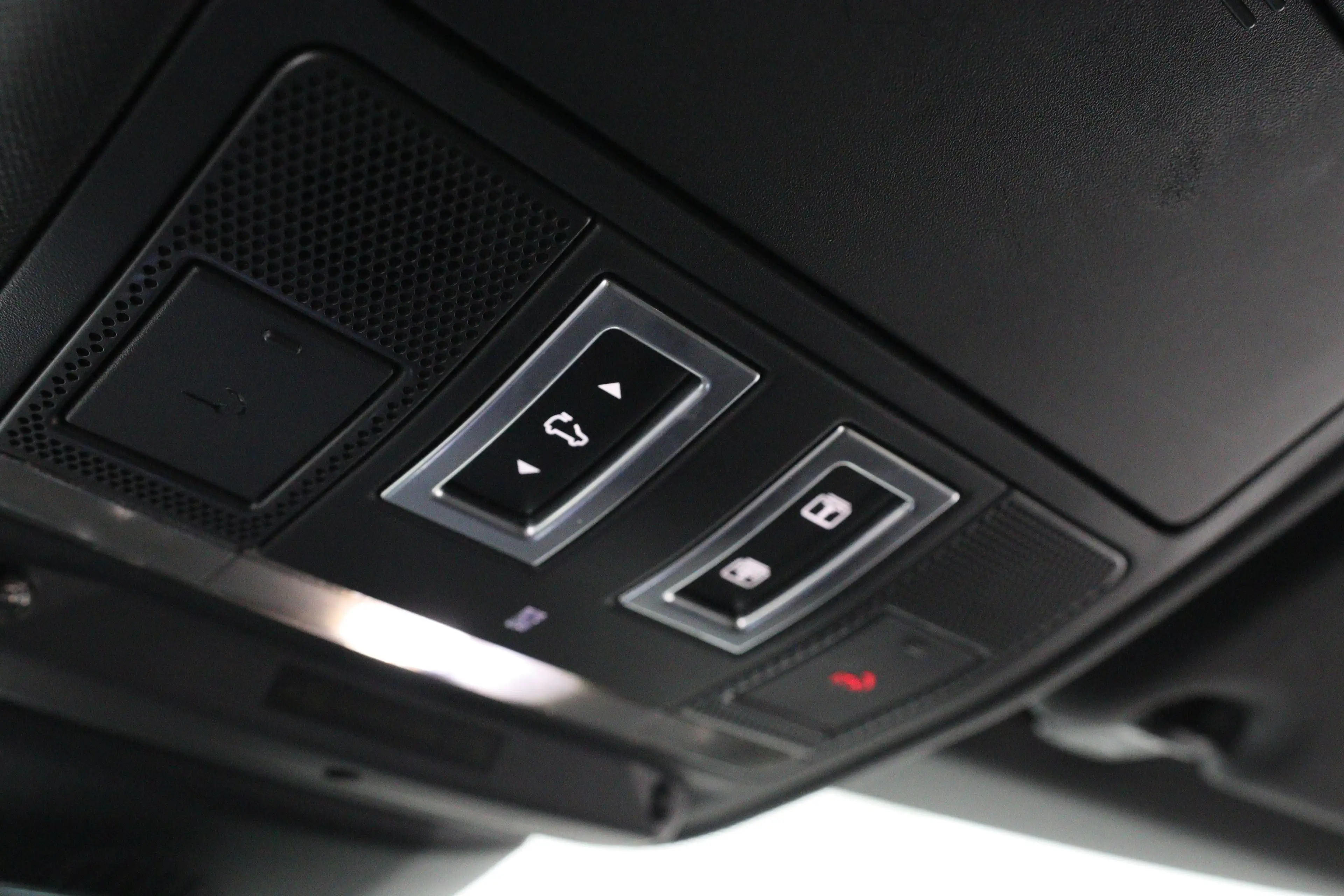Land Rover Range Rover Evoque 2.0 P200 AWD R-Dynamic HSE | Apple Carplay/Android — photo 43
