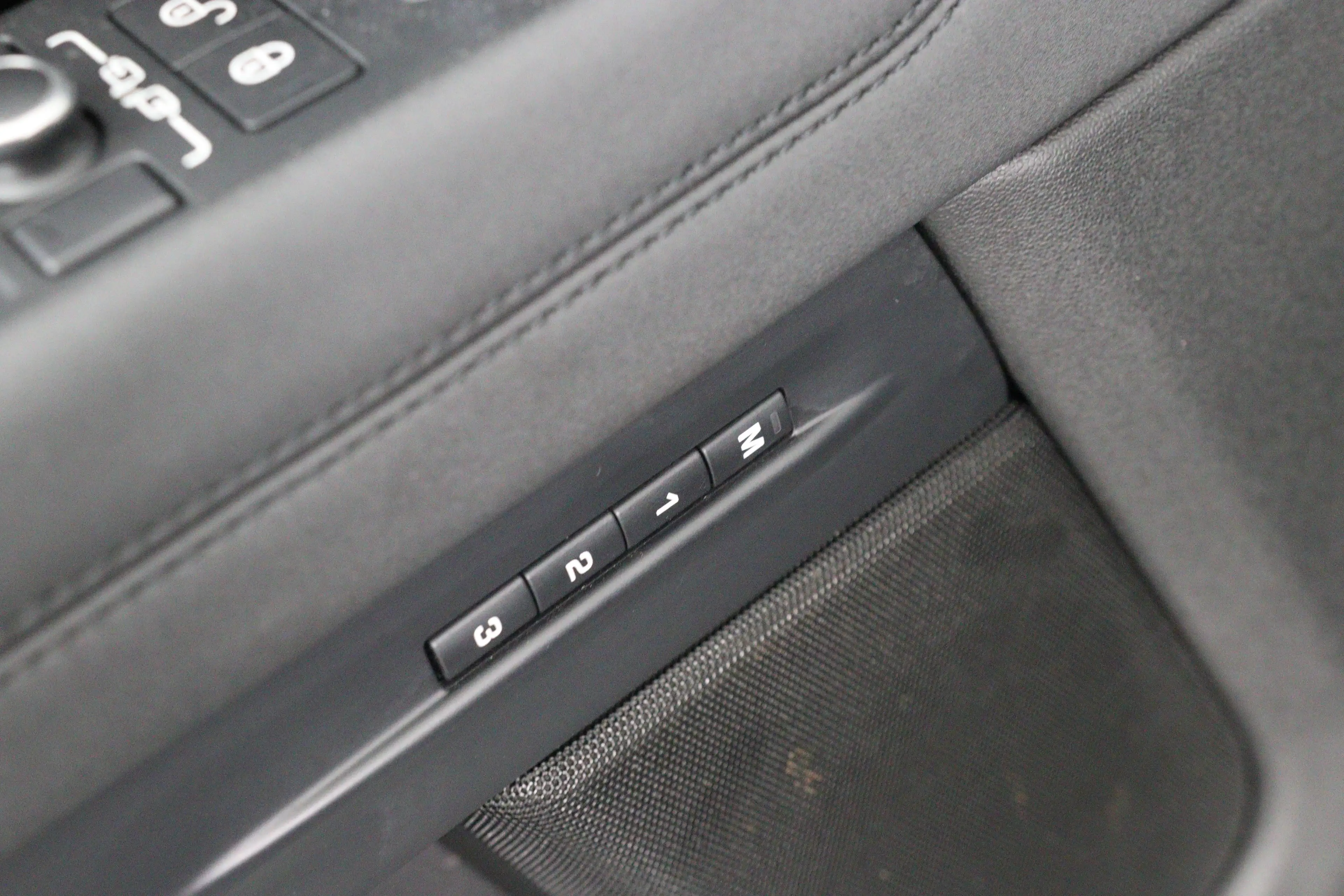 Land Rover Range Rover Evoque 2.0 P200 AWD R-Dynamic HSE | Apple Carplay/Android — photo 7