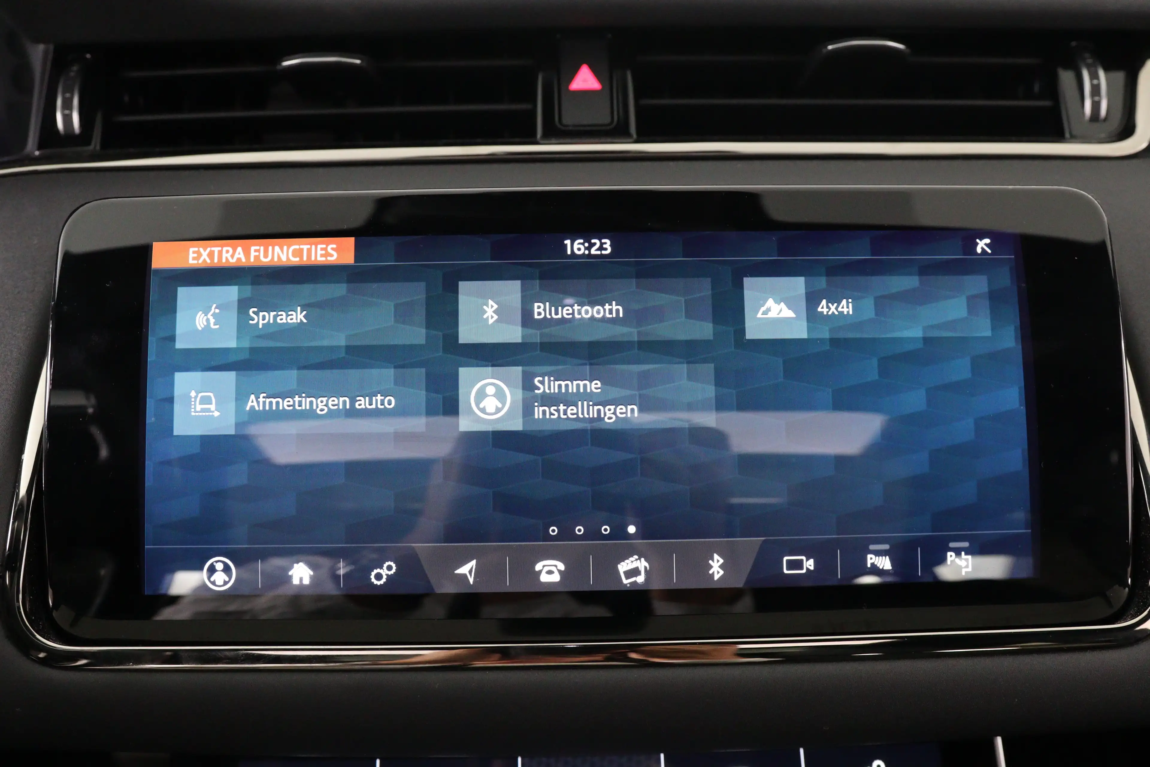 Land Rover Range Rover Evoque 2.0 P200 AWD R-Dynamic HSE | Apple Carplay/Android — photo 19