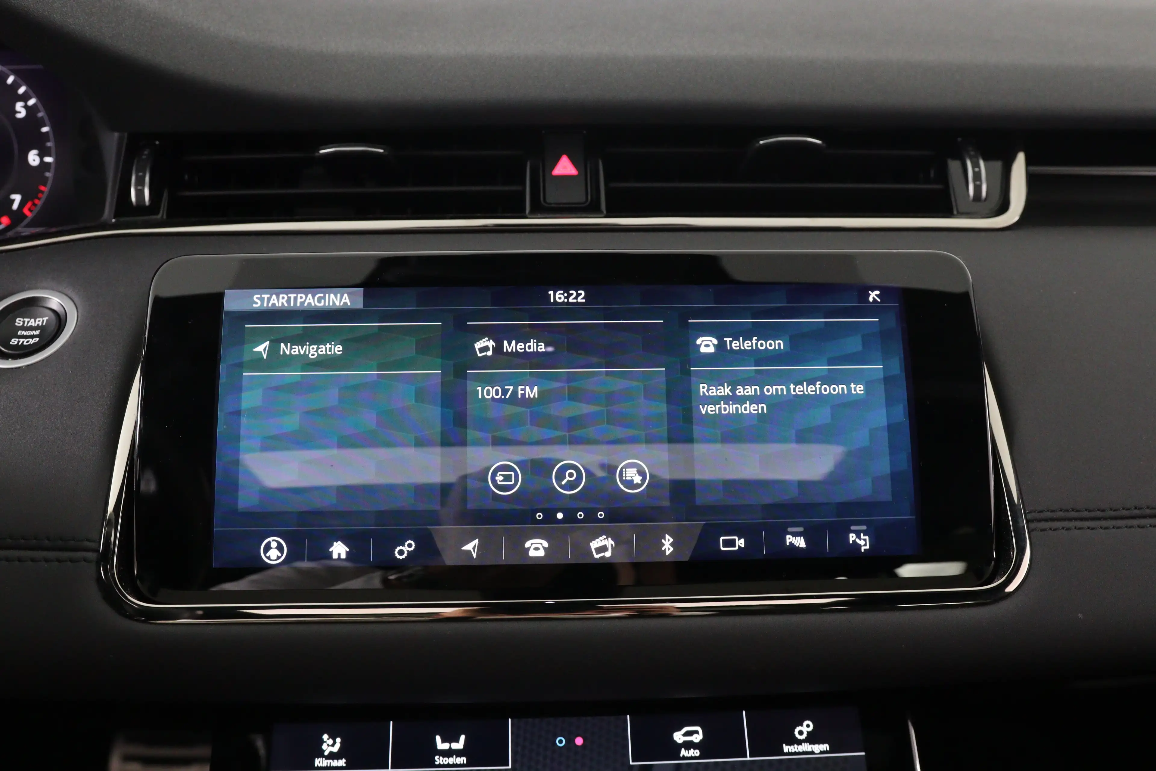 Land Rover Range Rover Evoque 2.0 P200 AWD R-Dynamic HSE | Apple Carplay/Android — photo 16