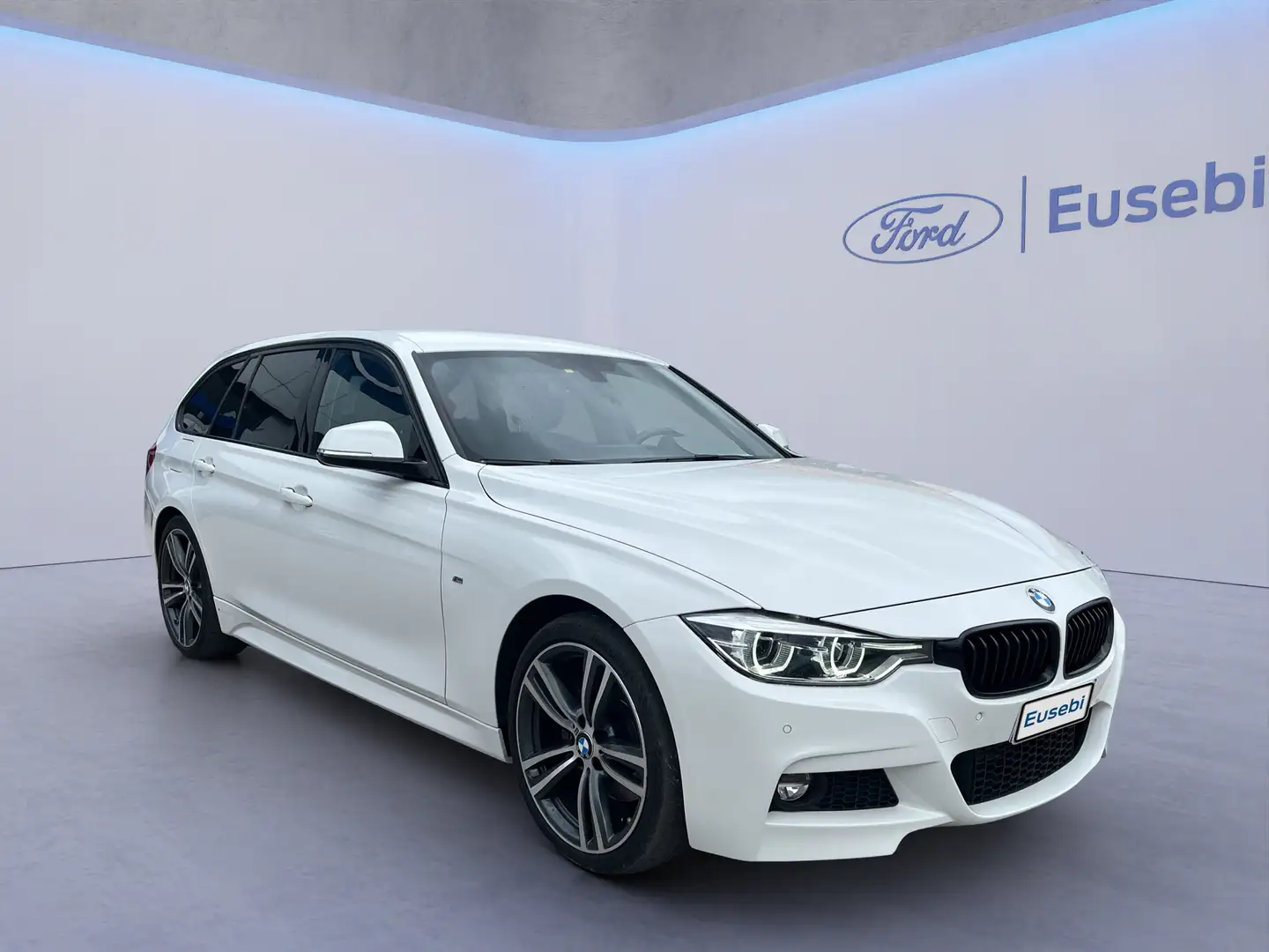 BMW 330 dA xDrive Touring Msport Bílá - 1