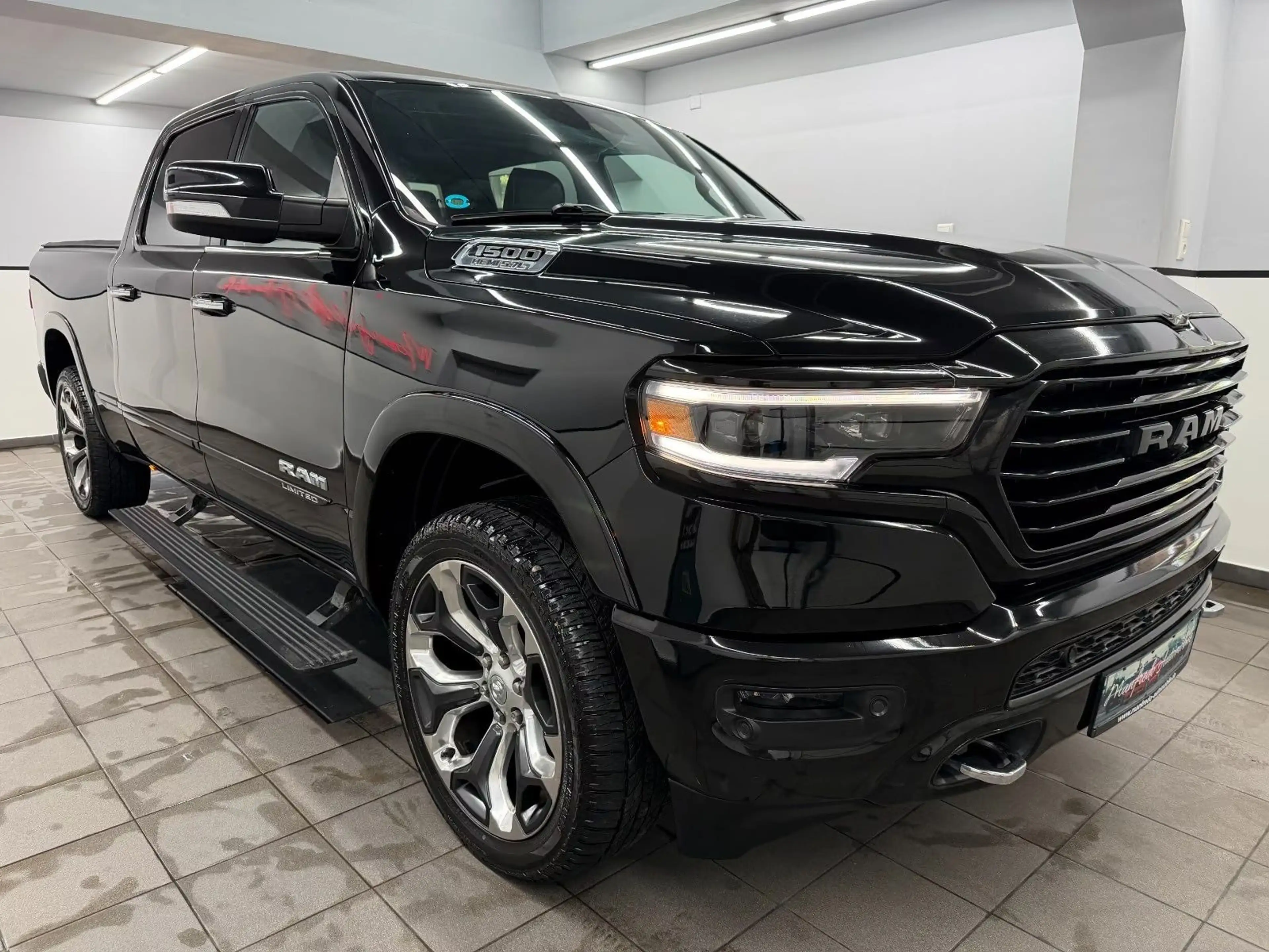 Dodge RAM 5.7 HEMI eTorque Limited Crew/E-Step/Luft/22 — photo 2