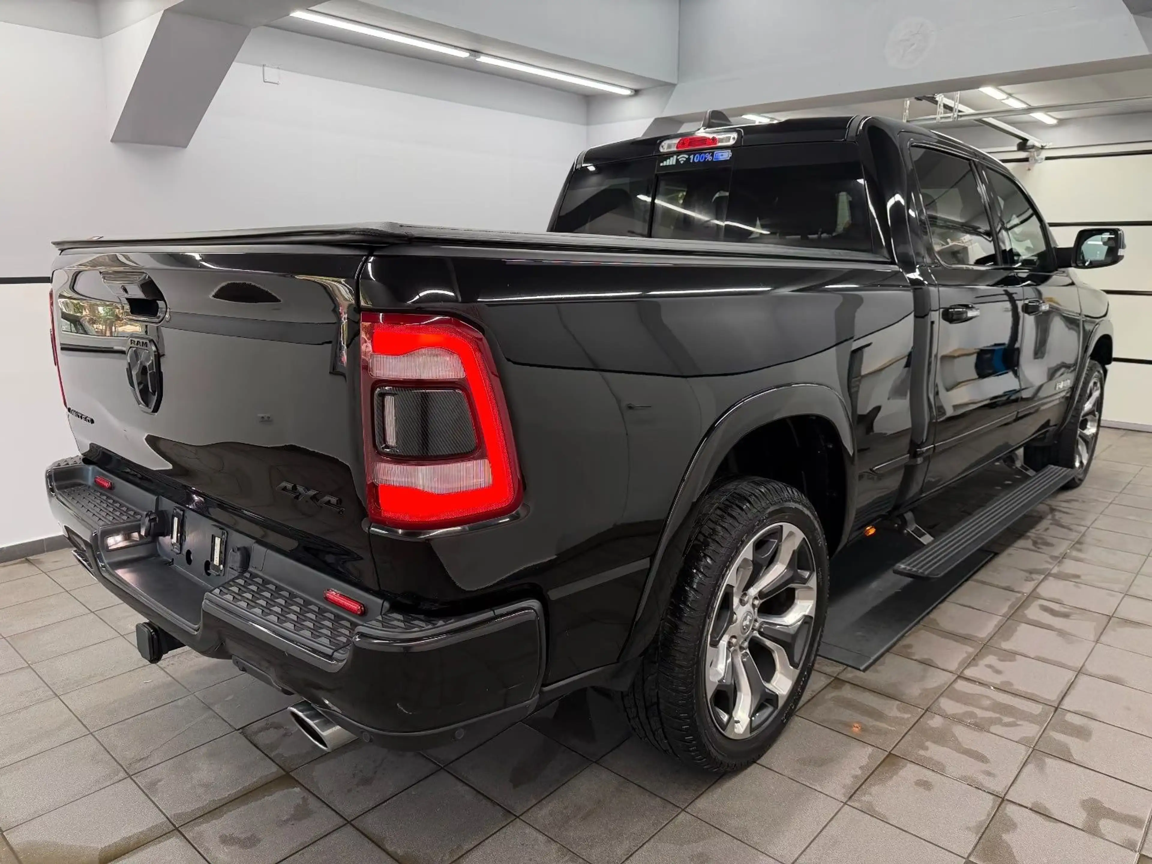 Dodge RAM 5.7 HEMI eTorque Limited Crew/E-Step/Luft/22 — photo 6