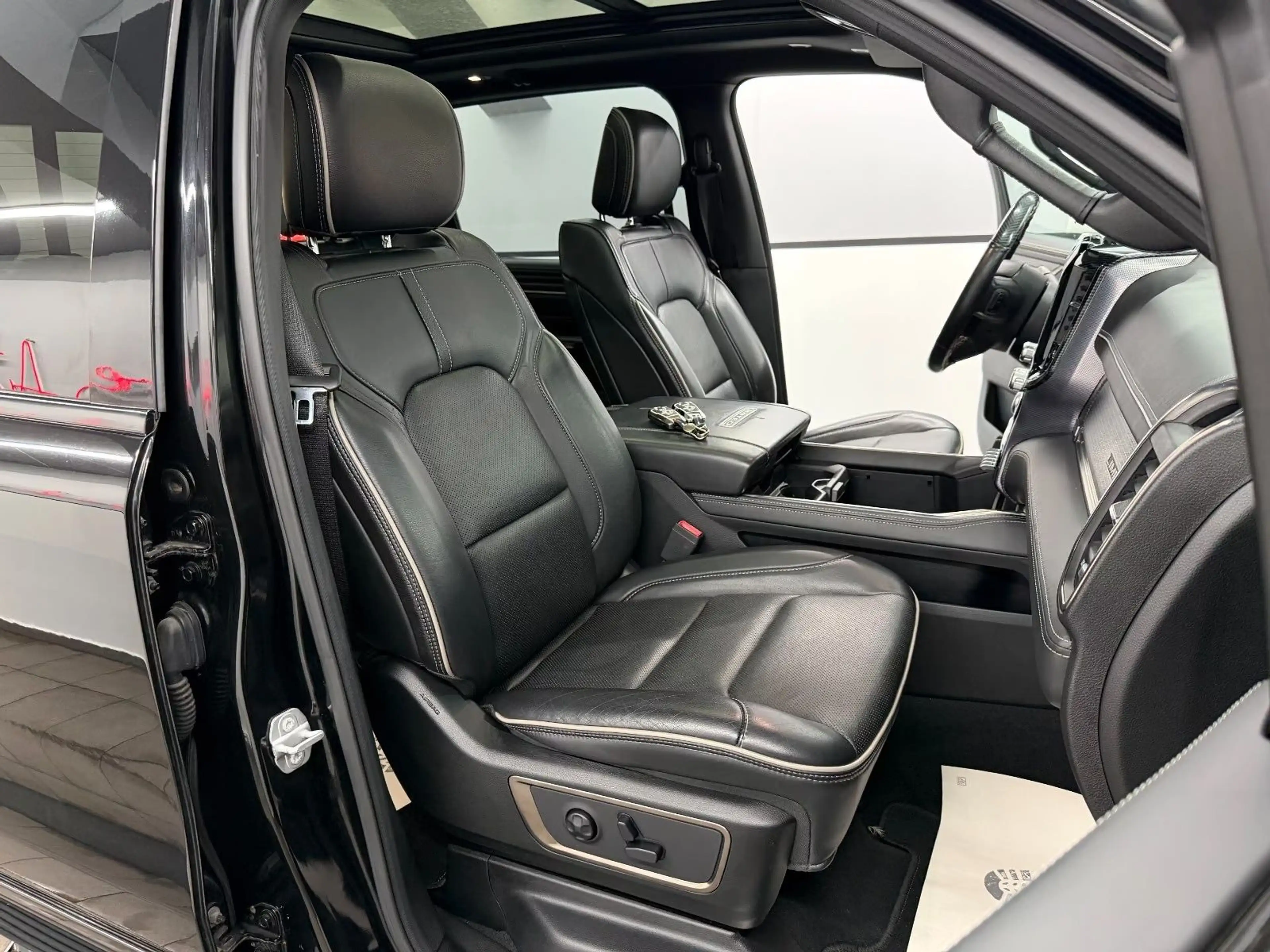 Dodge RAM 5.7 HEMI eTorque Limited Crew/E-Step/Luft/22 — photo 15