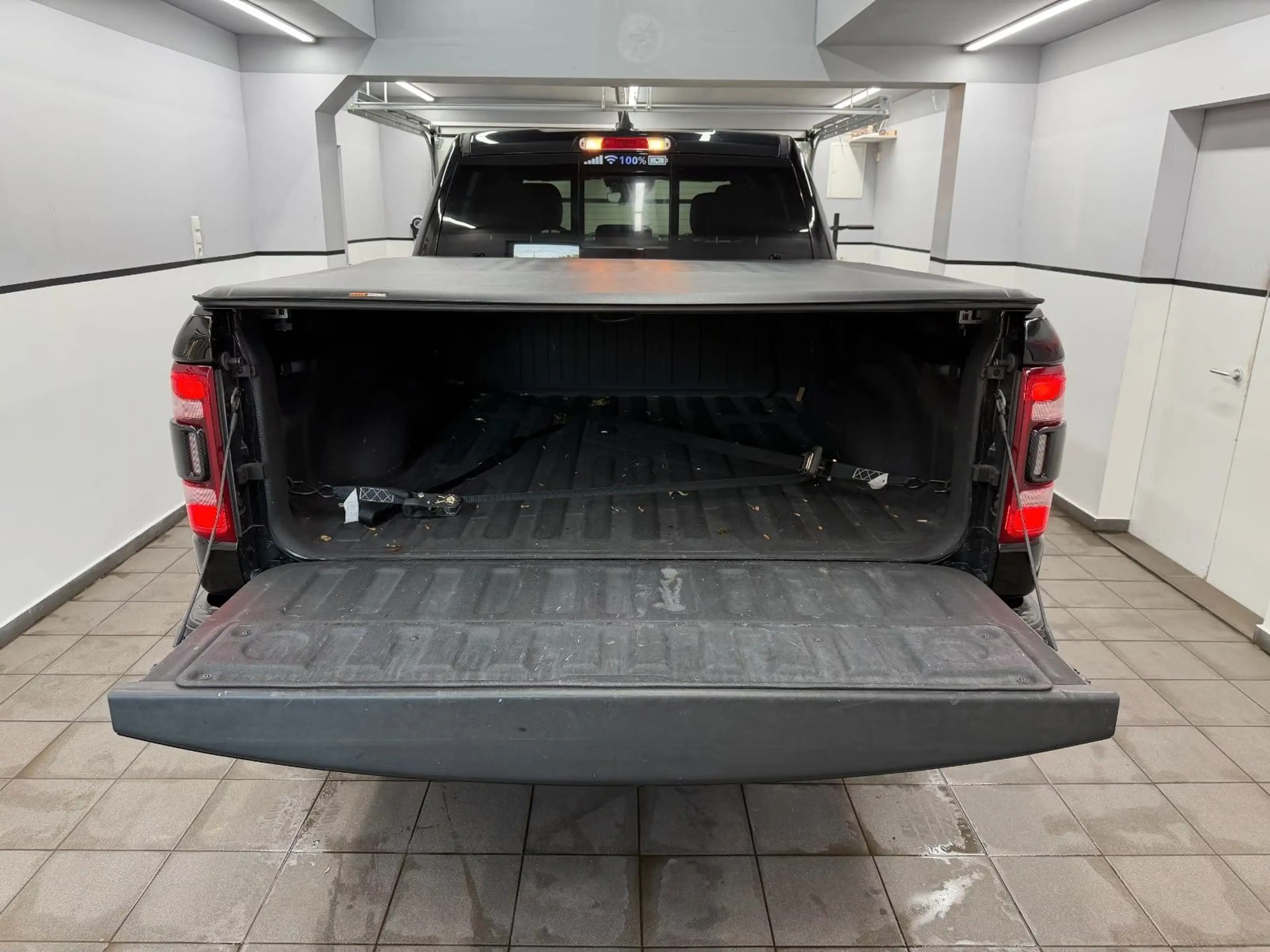 Dodge RAM 5.7 HEMI eTorque Limited Crew/E-Step/Luft/22 — photo 9