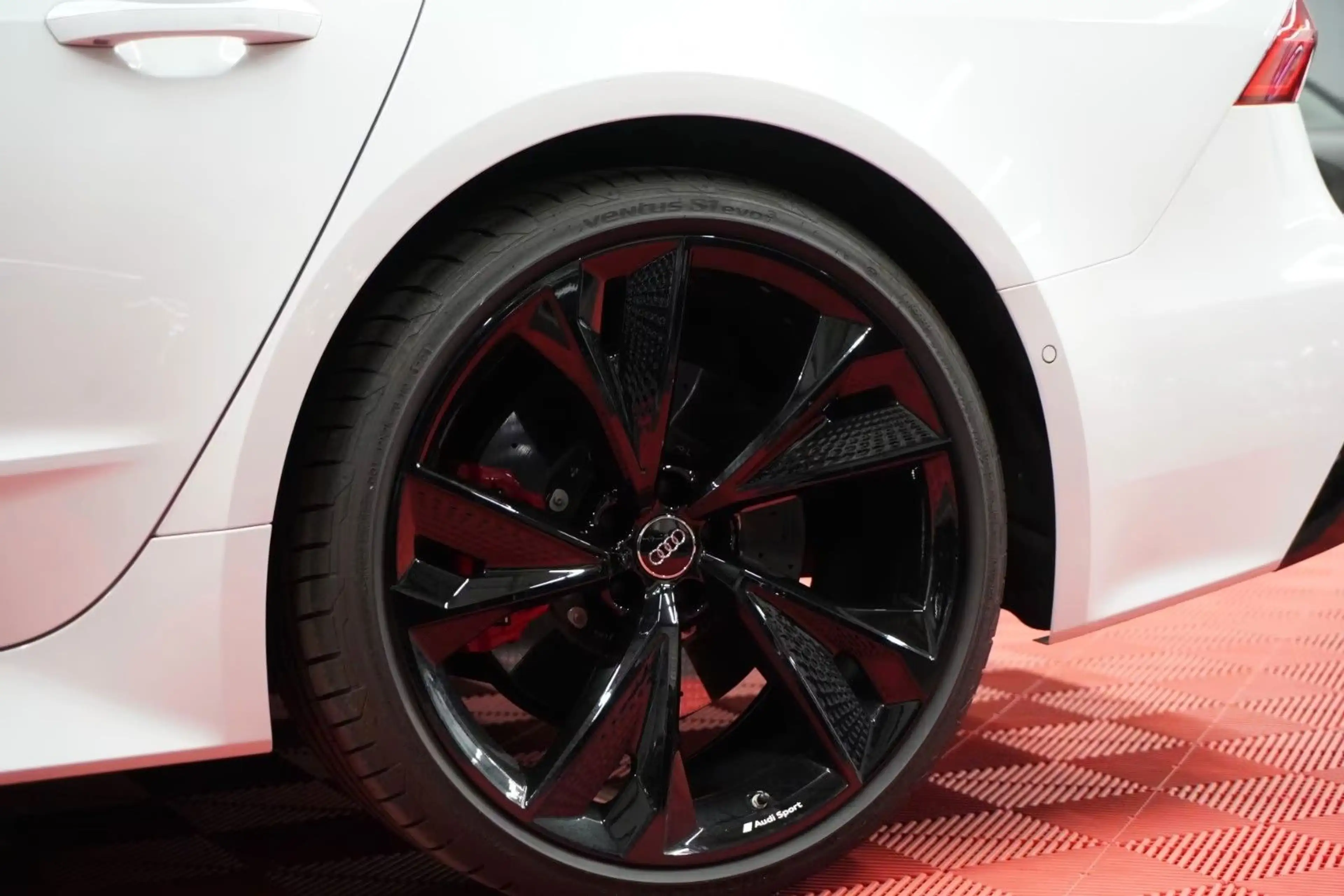 Audi RS7 4.0 TFSI Sportback Quattro *Unfallfrei* — photo 12