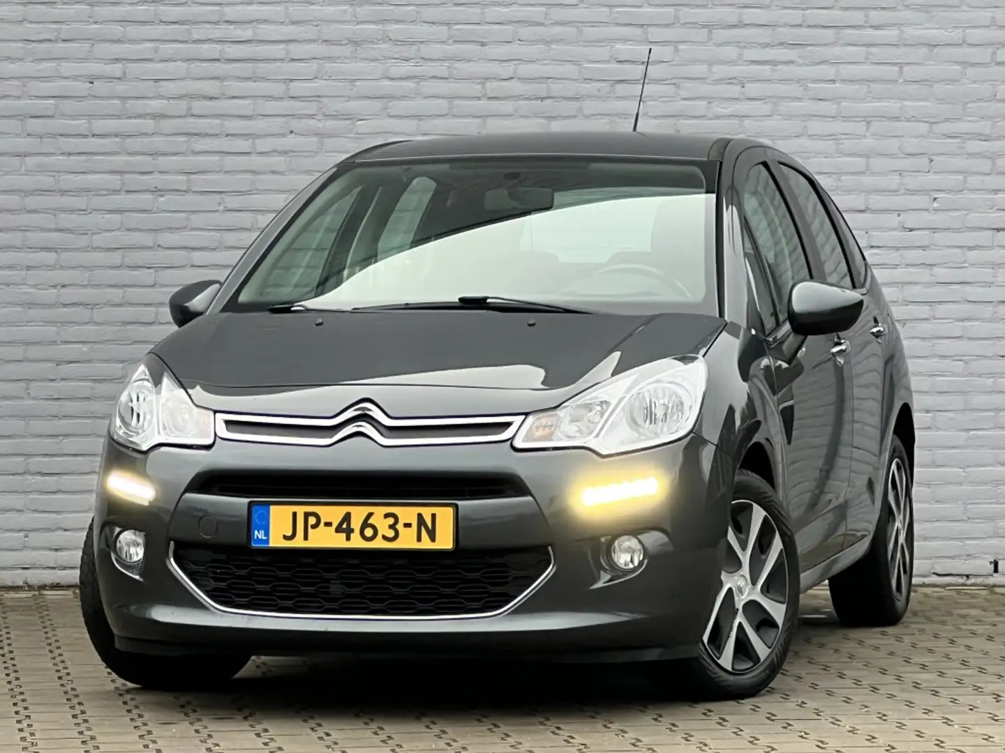Citroen C3 1.2 PureTech Selection 5-deurs | Trekhaak | Clima Gris - 2