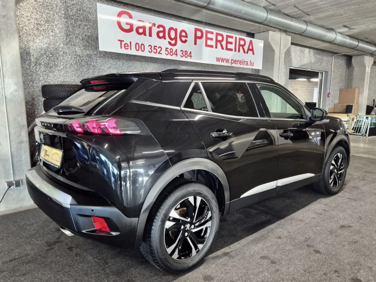 Peugeot 2008 1.5 BLUEHDI 130 ALLURE CUIR NAVI Schwarz - 2