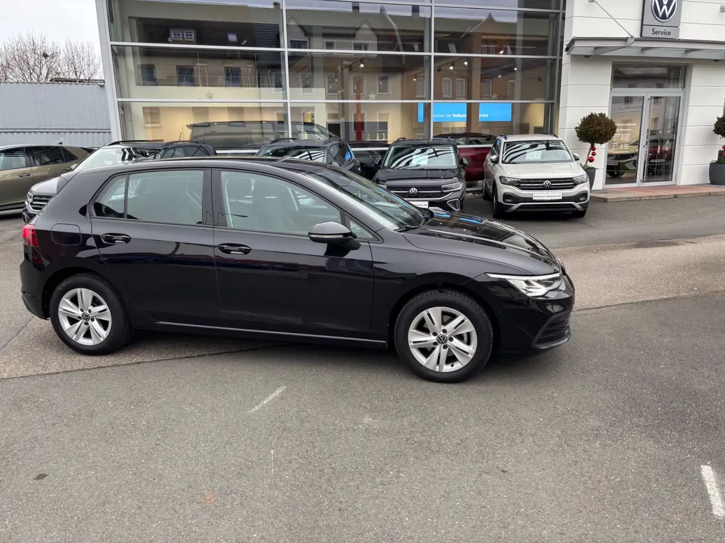Volkswagen Golf VIII Lim. Life eTSI 1.5 DSG,Kamera,Keyless Schwarz - 2