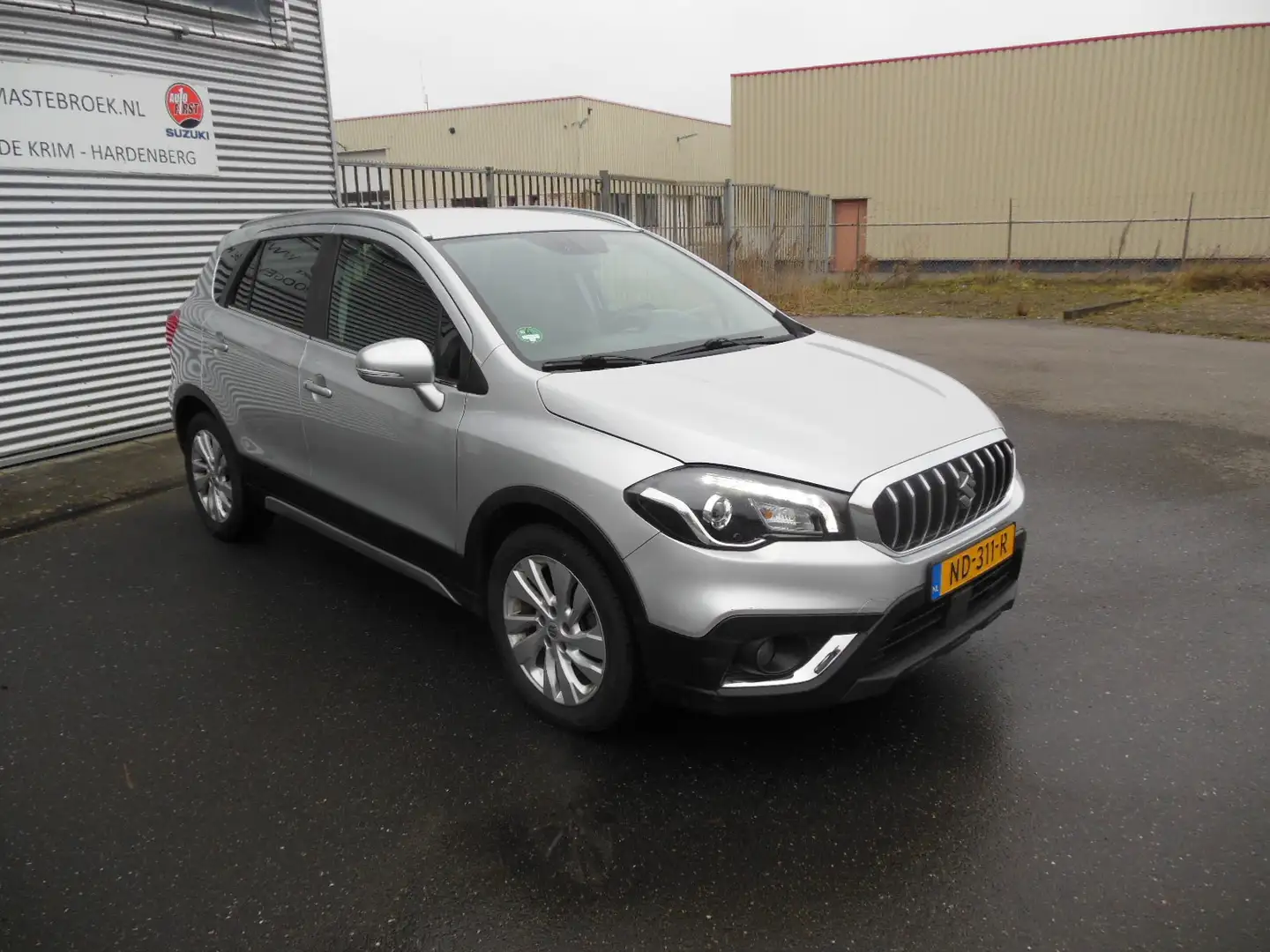 Suzuki S-Cross 1.4 Boosterjet Exclusive Staat in Hoogeveen Gris - 2