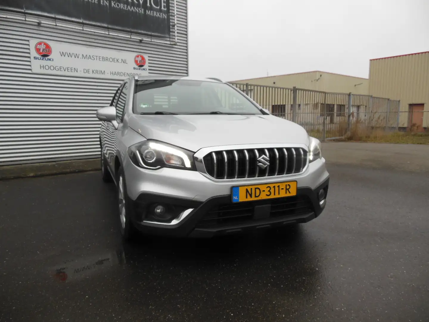 Suzuki S-Cross 1.4 Boosterjet Exclusive Staat in Hoogeveen Gris - 1