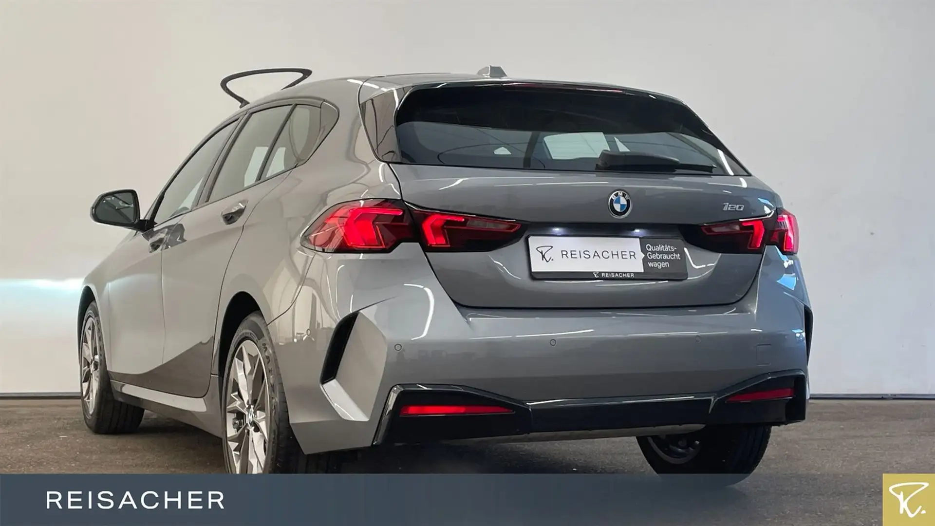 BMW 120 A RFK PDC SHZ DAB AdaptLED KomfortZ 17" LM Grau - 2