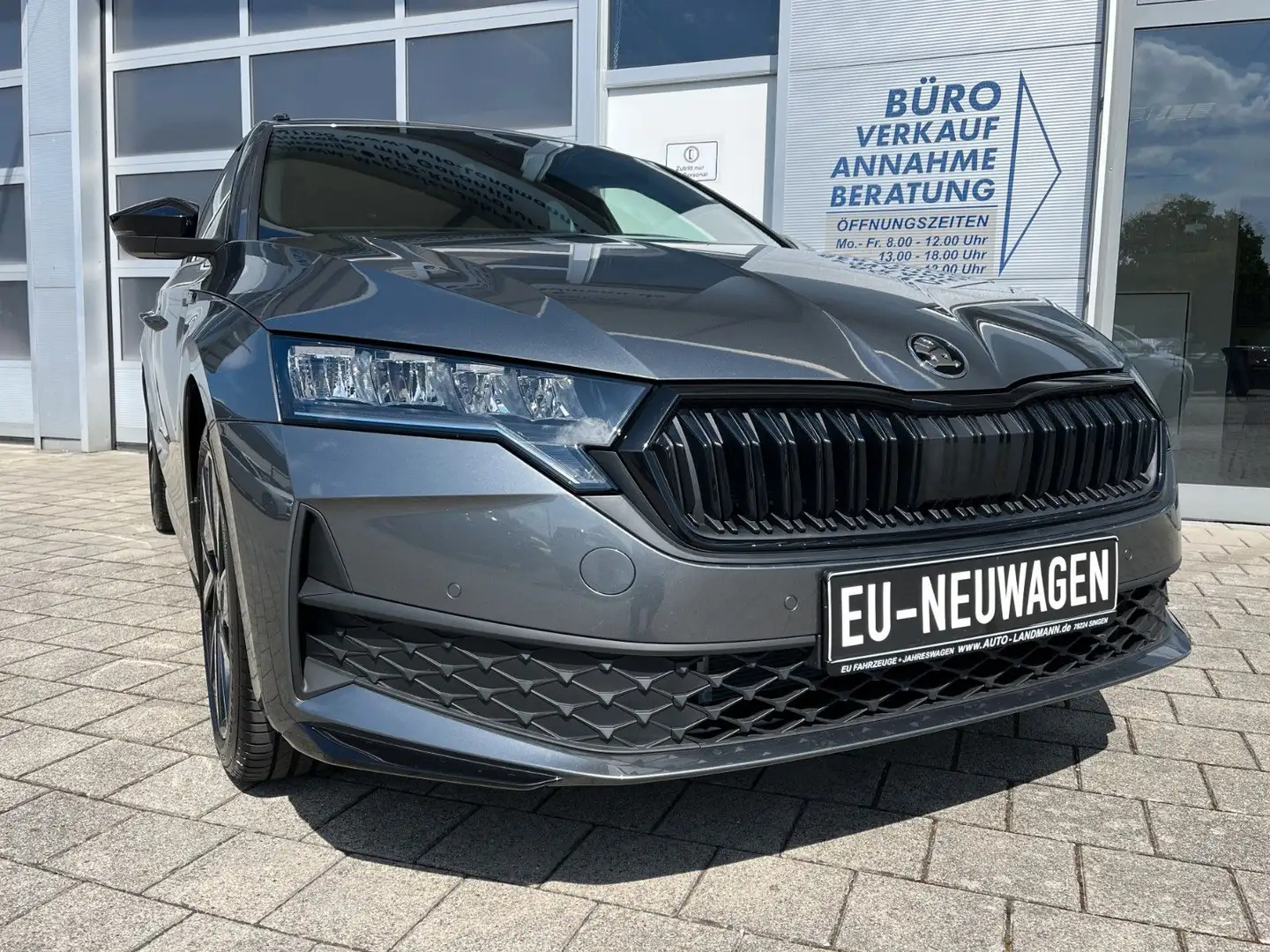 Skoda Octavia Combi 2.0 TSI DSG 4x4 Sportline 4J GAR Grau - 1