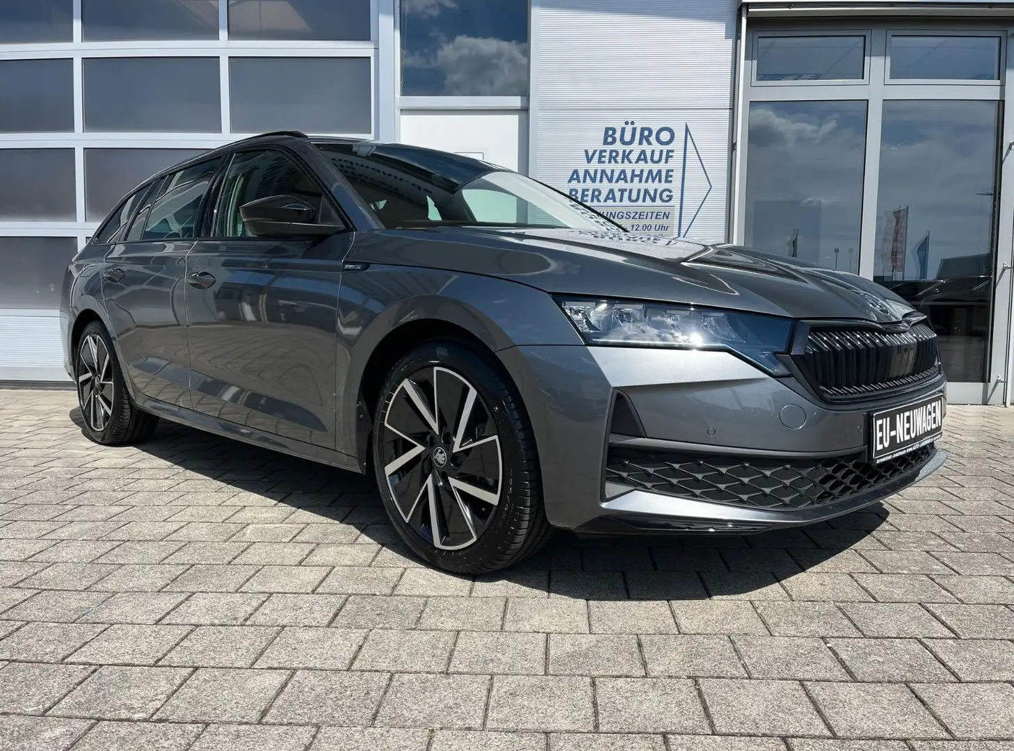 Skoda Octavia Combi 2.0 TSI DSG 4x4 Sportline 4J GAR Grau - 2