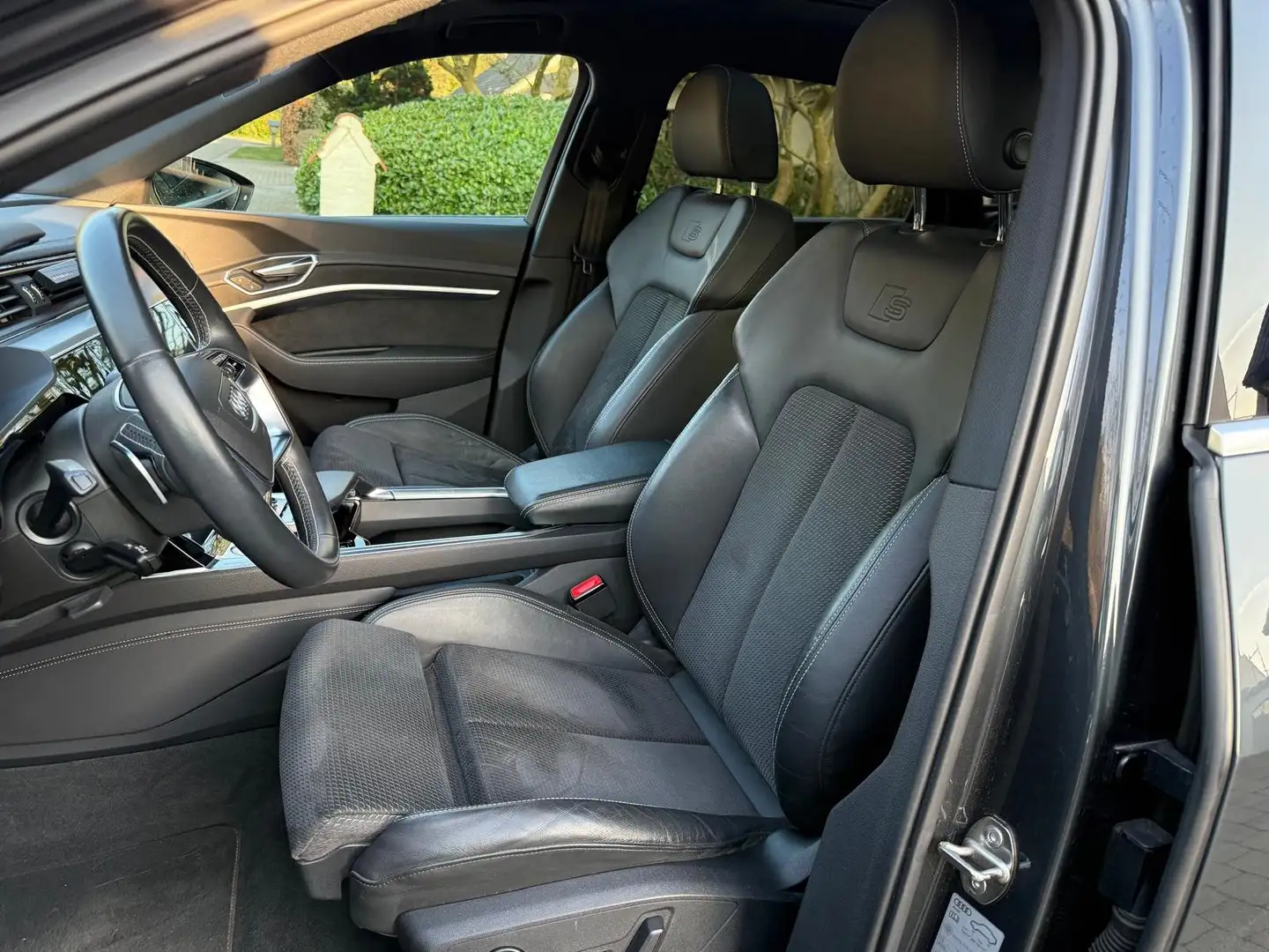 Audi e-tron 50 quattro S line Keyless/Headup/Pano/Leder&Alcant Gris - 2