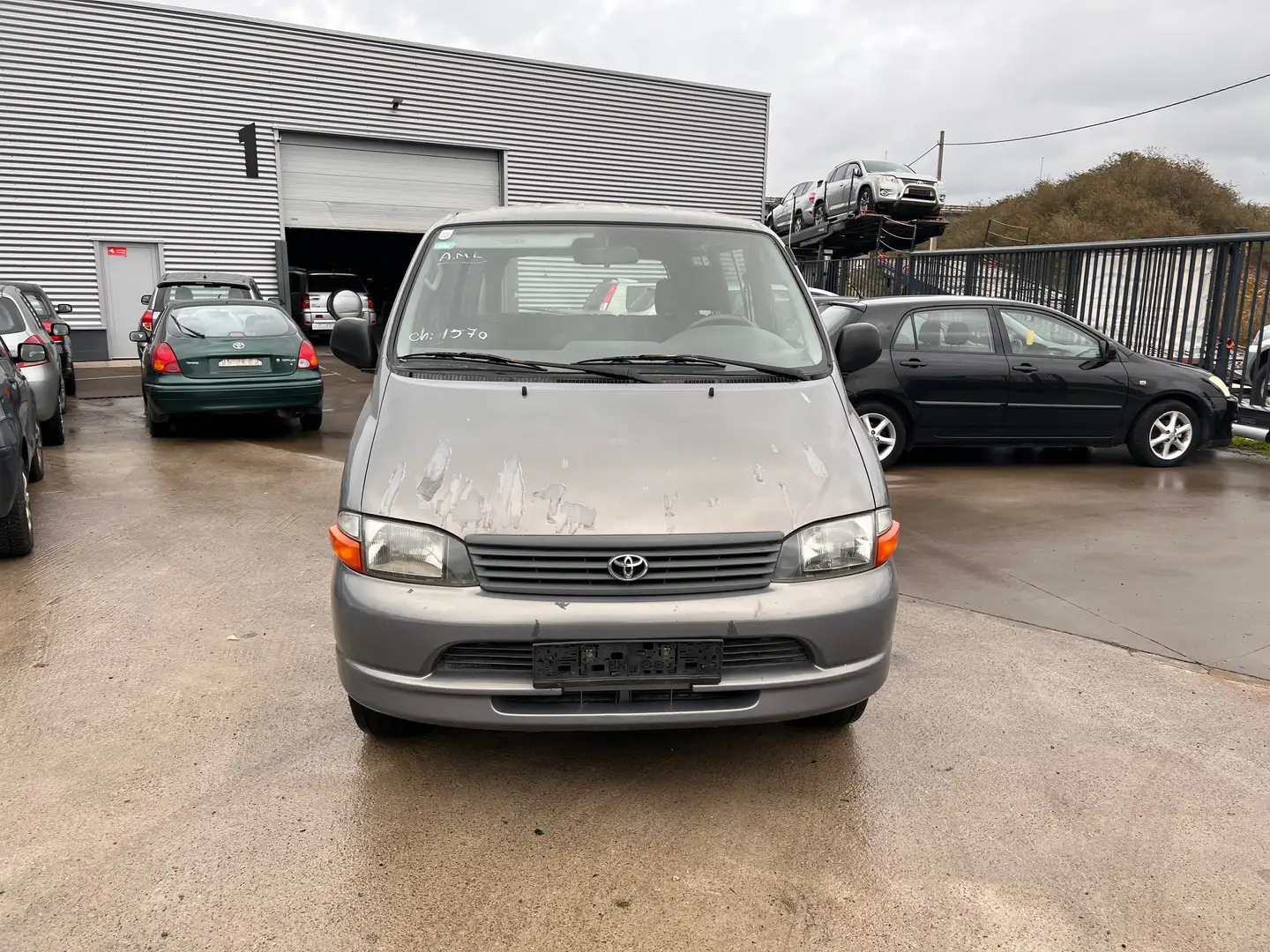 Toyota Hiace 2.5 Turbo D4D LX 9 place Сірий - 1