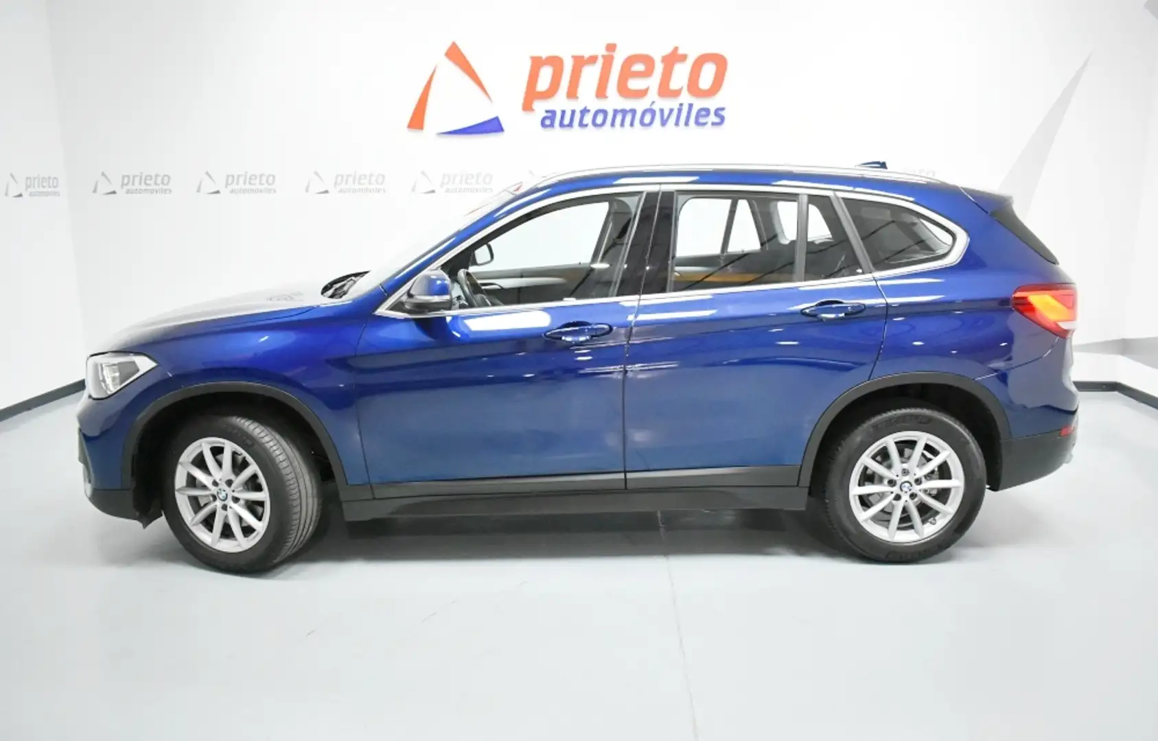 BMW X1 sDrive 18dA Business (4.75) Azul - 2