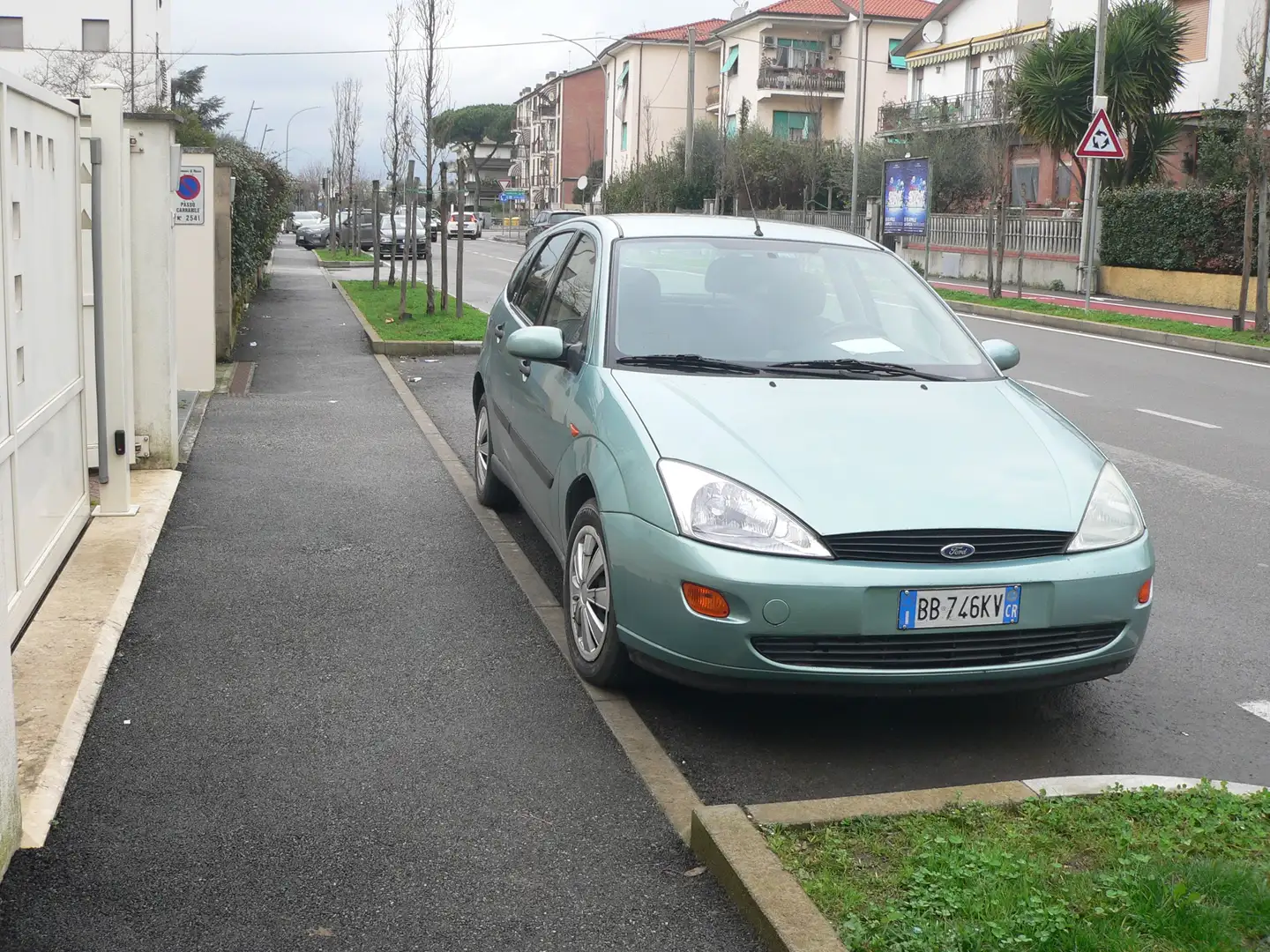 Ford Focus Focus I 1998 5p 1.6i 16v Ghia Verde - 2