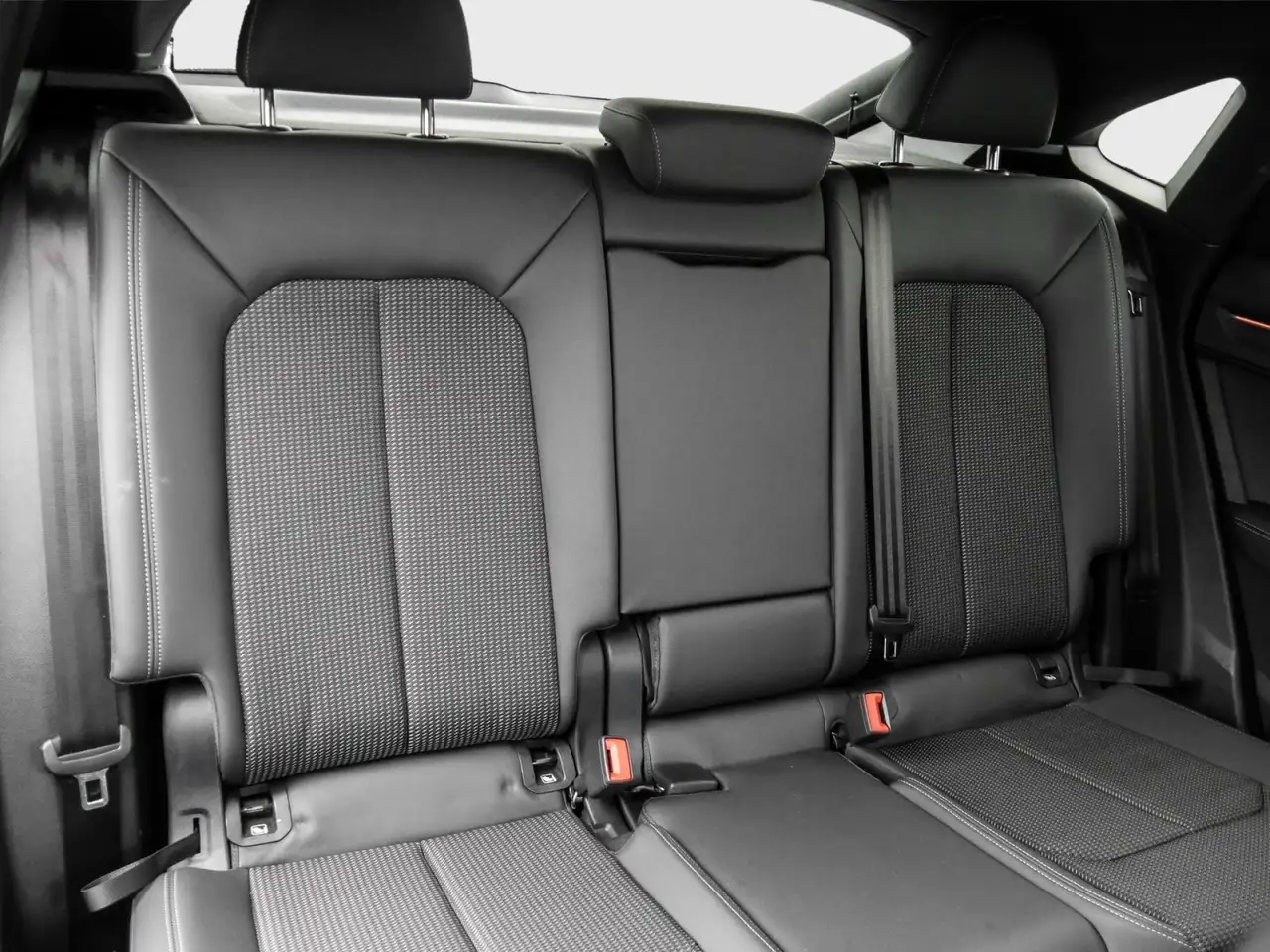 Audi Q3 Sportback S line 40 TDI S tronic Matrix 20" AHK... 4