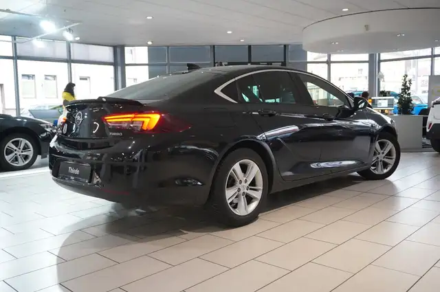 Opel Insignia view 9