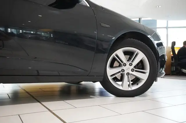Opel Insignia view 8