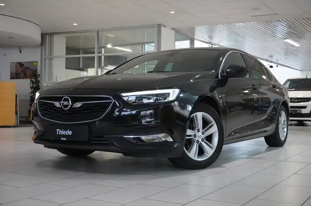 Opel Insignia view 4