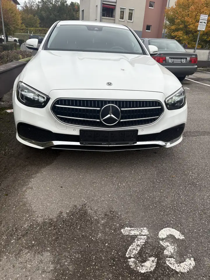Mercedes-Benz E 220