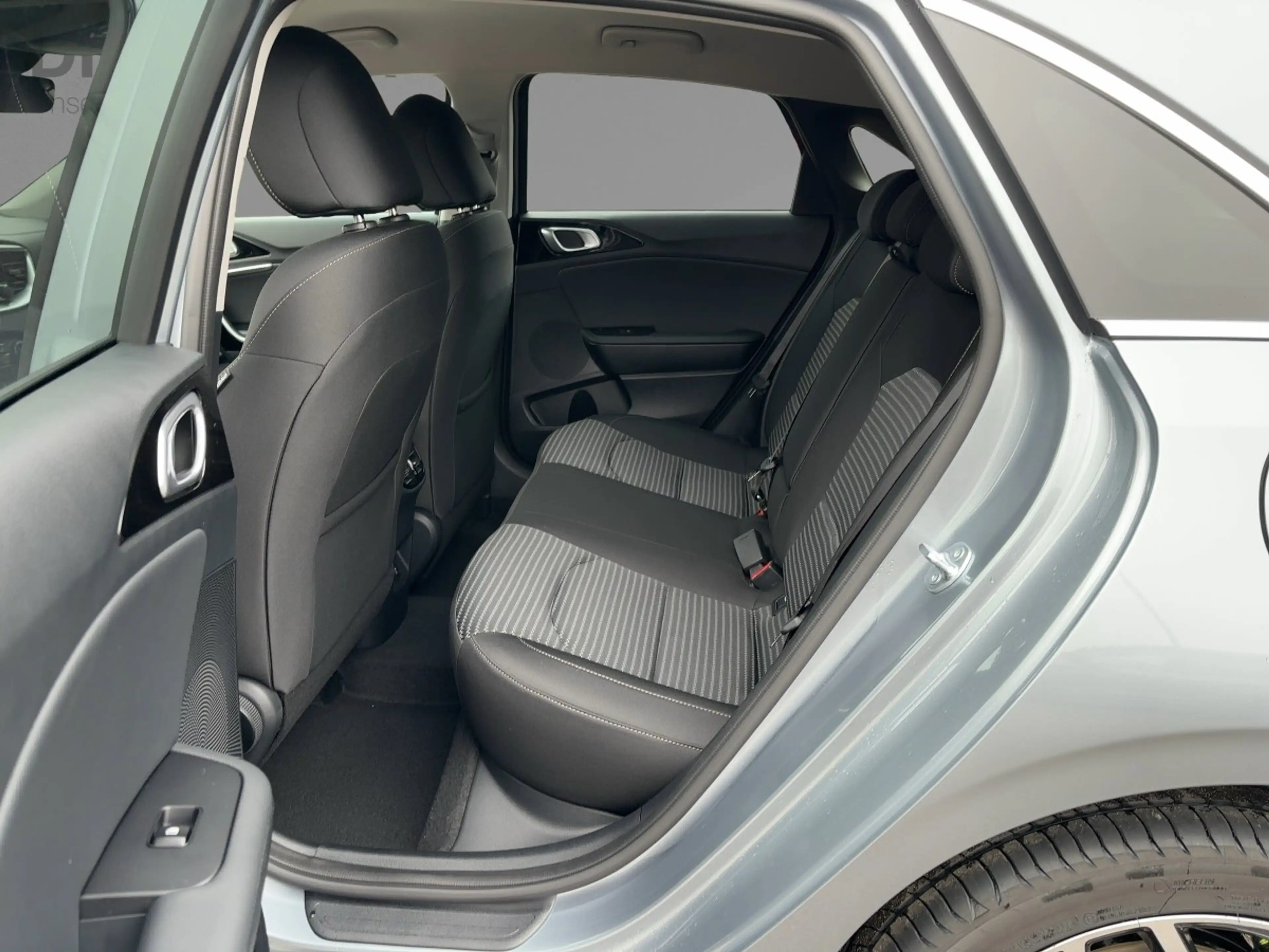 Kia Ceed / cee'd Ultimate Edition 1.5T LED+Kamera+Navi — photo 12