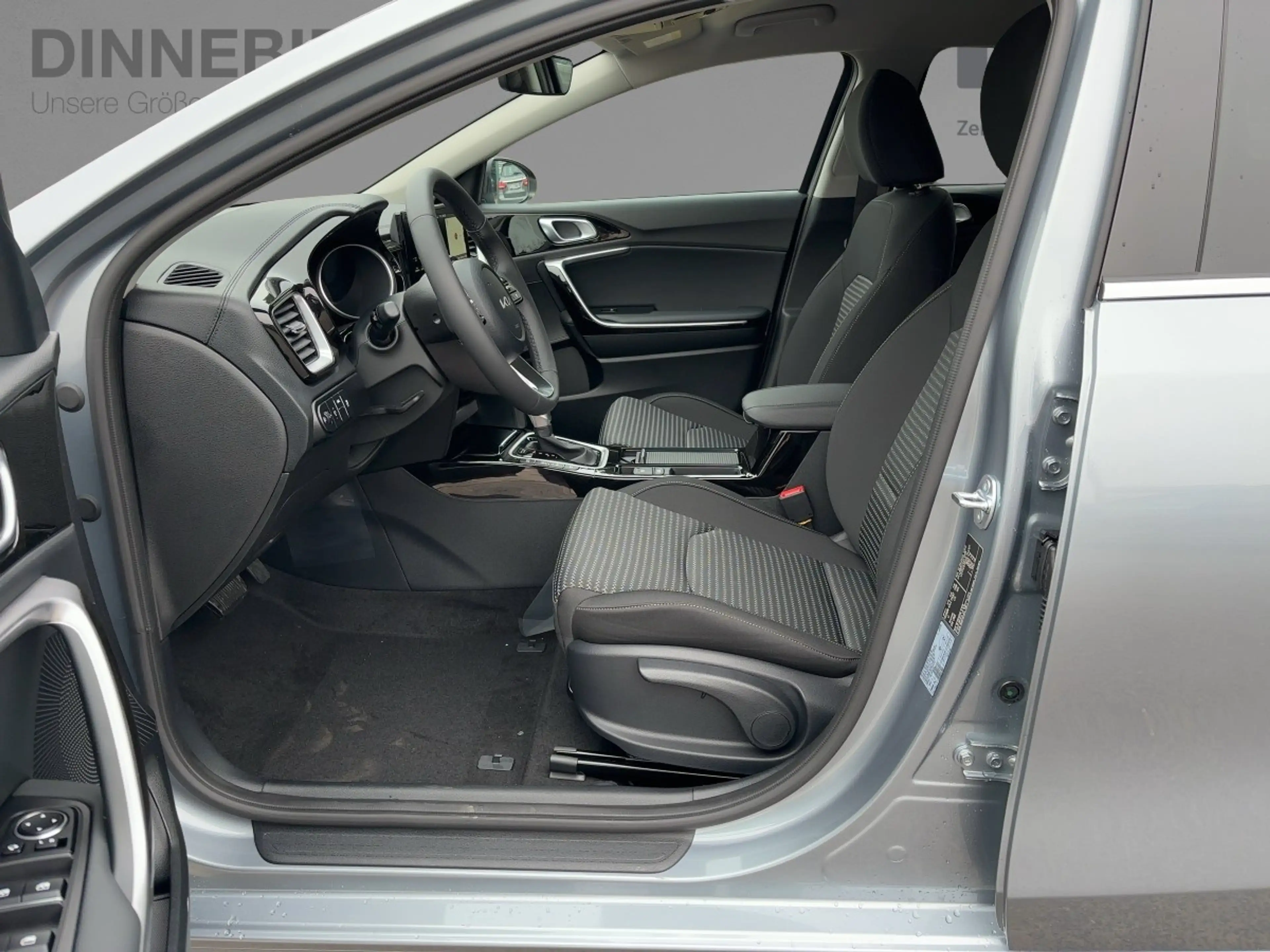 Kia Ceed / cee'd Ultimate Edition 1.5T LED+Kamera+Navi — photo 11