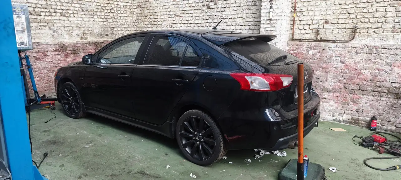 Mitsubishi Lancer