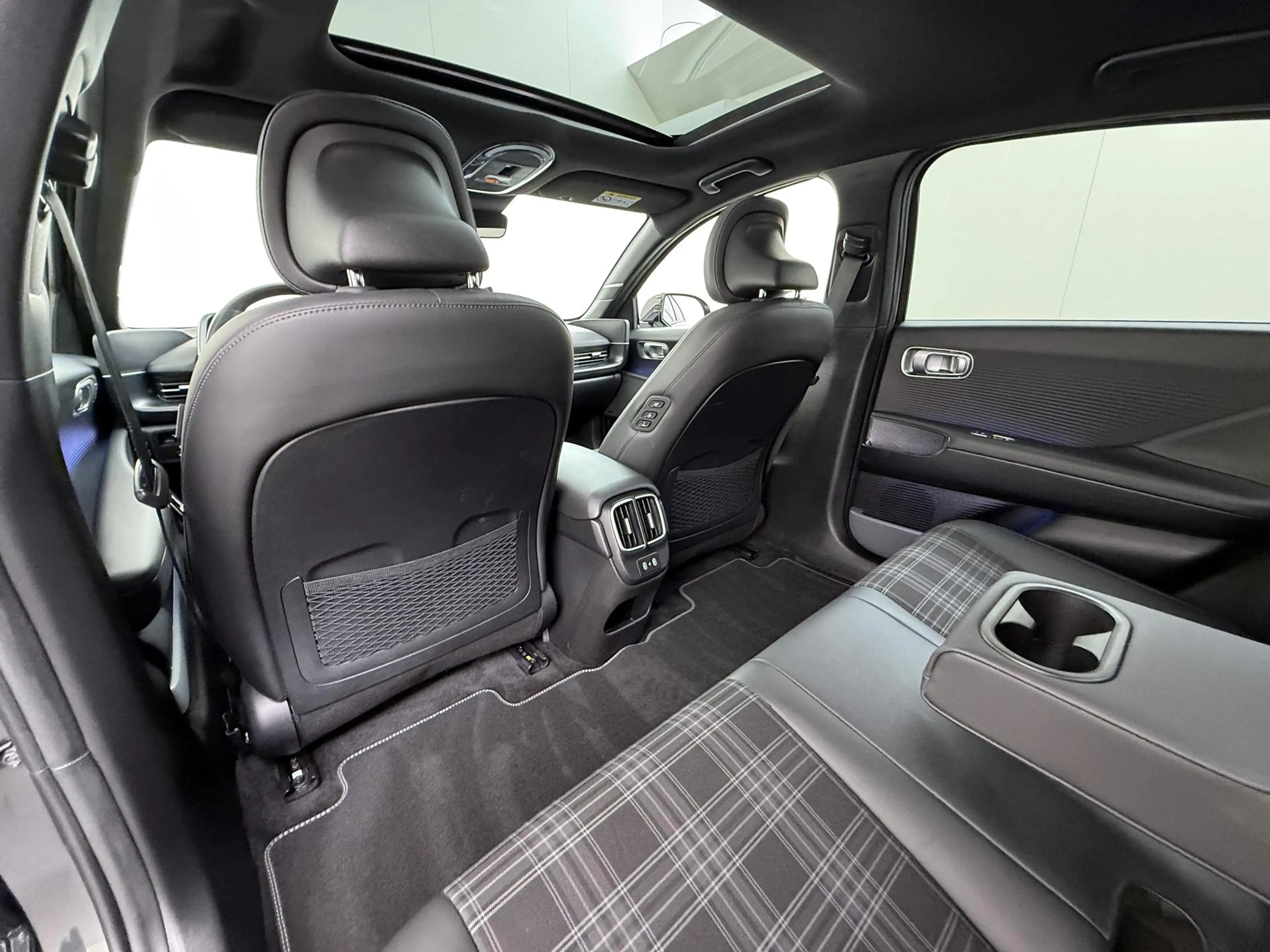 Hyundai IONIQ 6 First Edition AWD 77.4 kWh SOH 100% | PANO | STOEL — photo 24