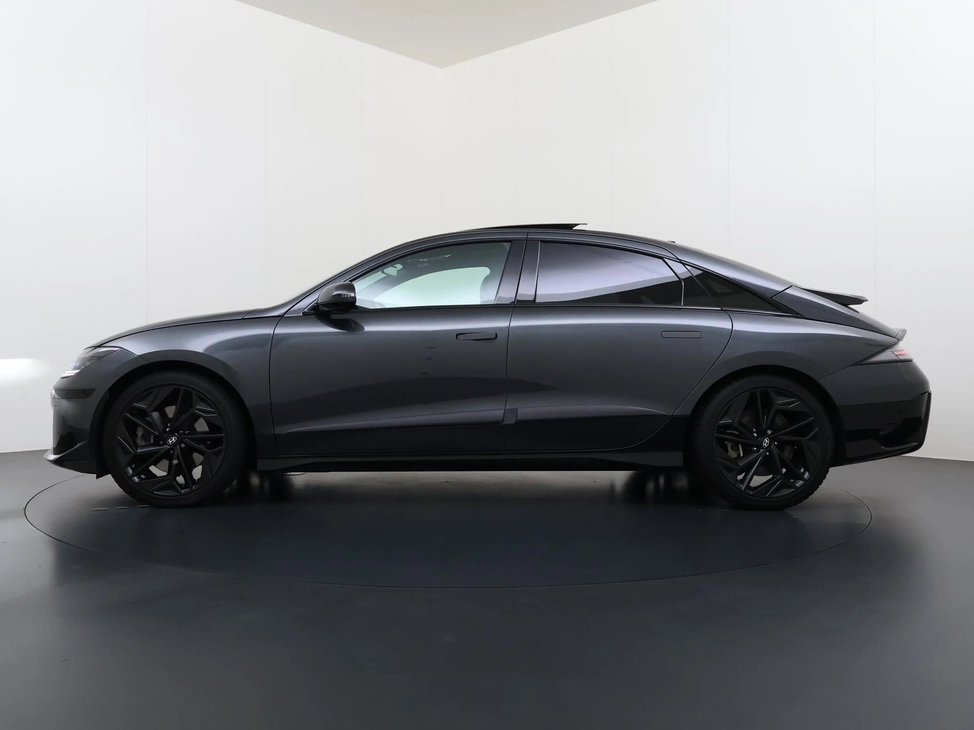 Hyundai IONIQ 6 First Edition AWD 77.4 kWh SOH 100% | PANO | STOEL — photo 5