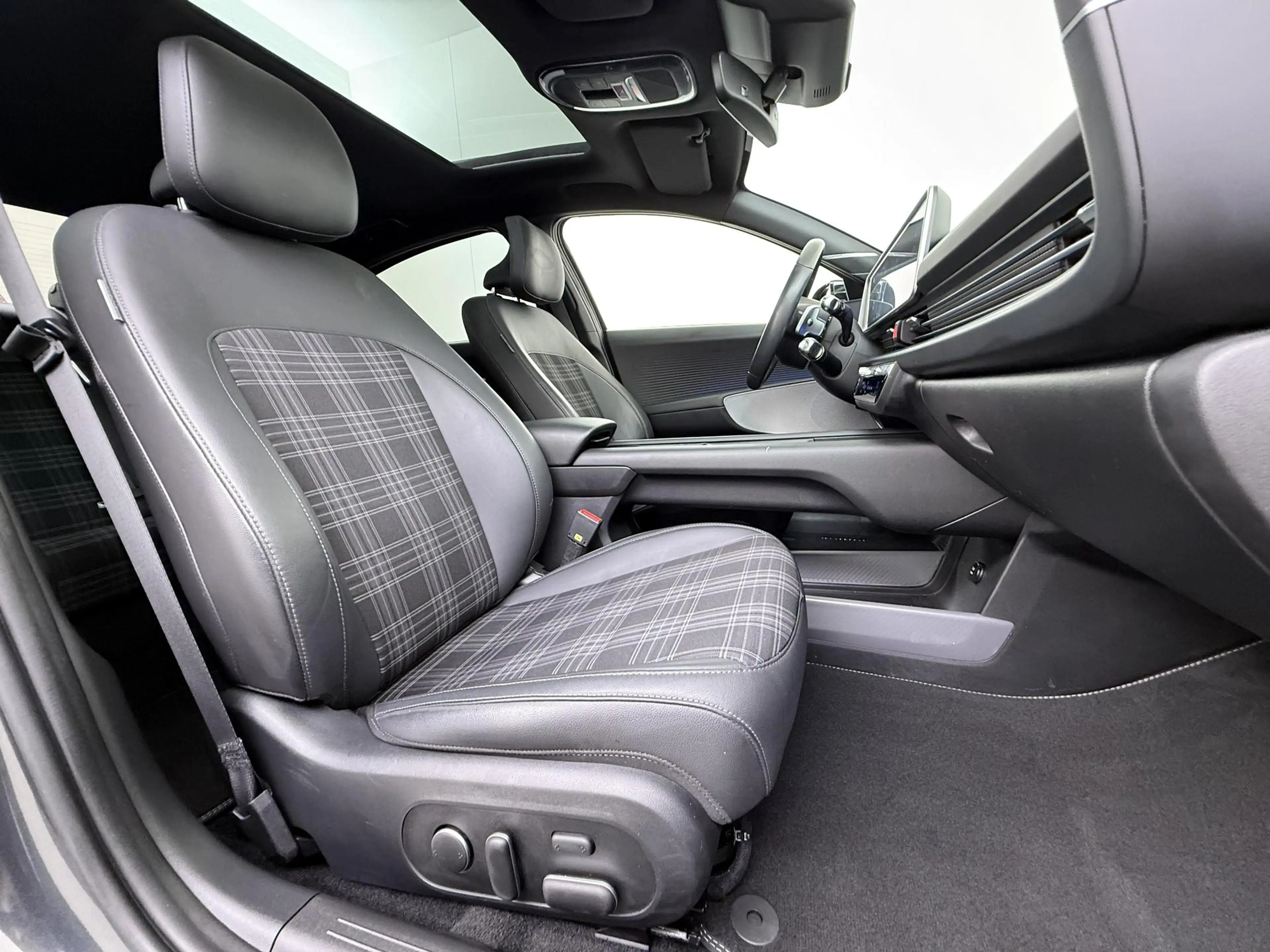 Hyundai IONIQ 6 First Edition AWD 77.4 kWh SOH 100% | PANO | STOEL — photo 46