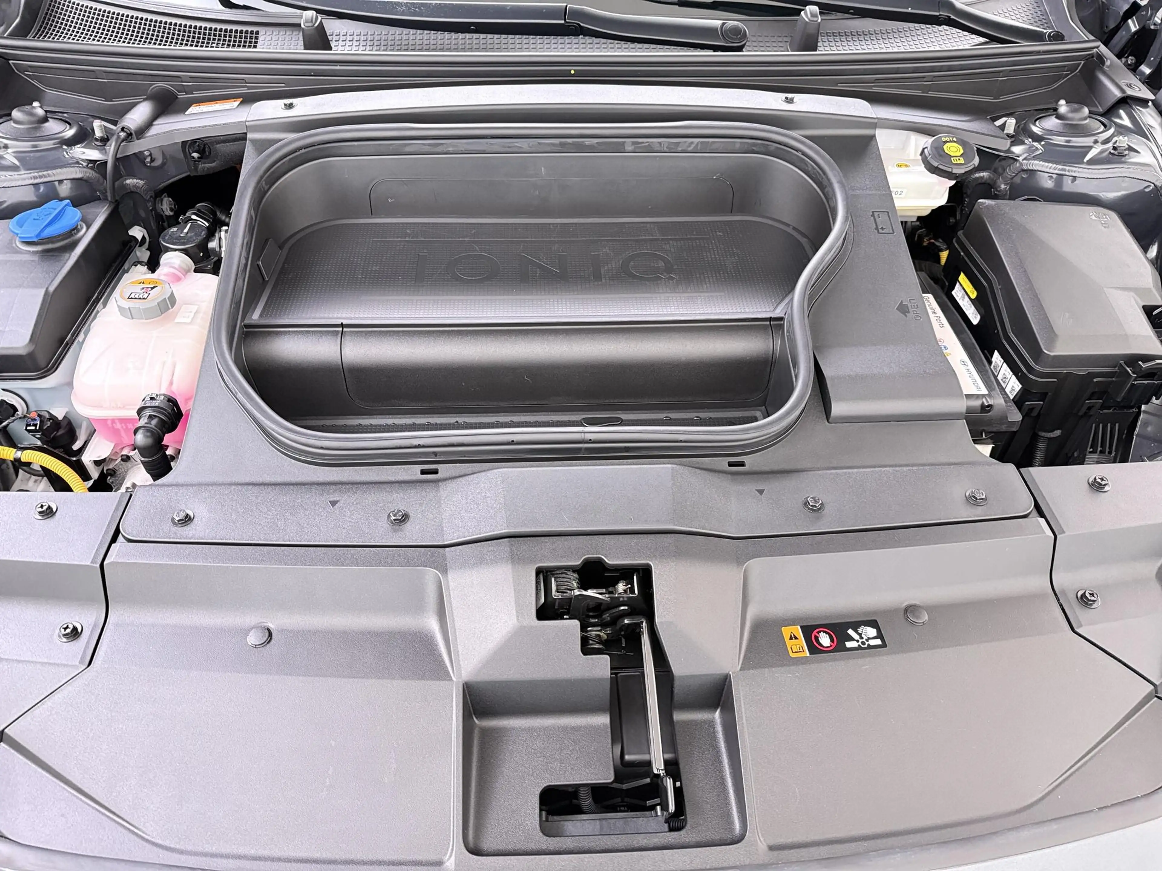 Hyundai IONIQ 6 First Edition AWD 77.4 kWh SOH 100% | PANO | STOEL — photo 15