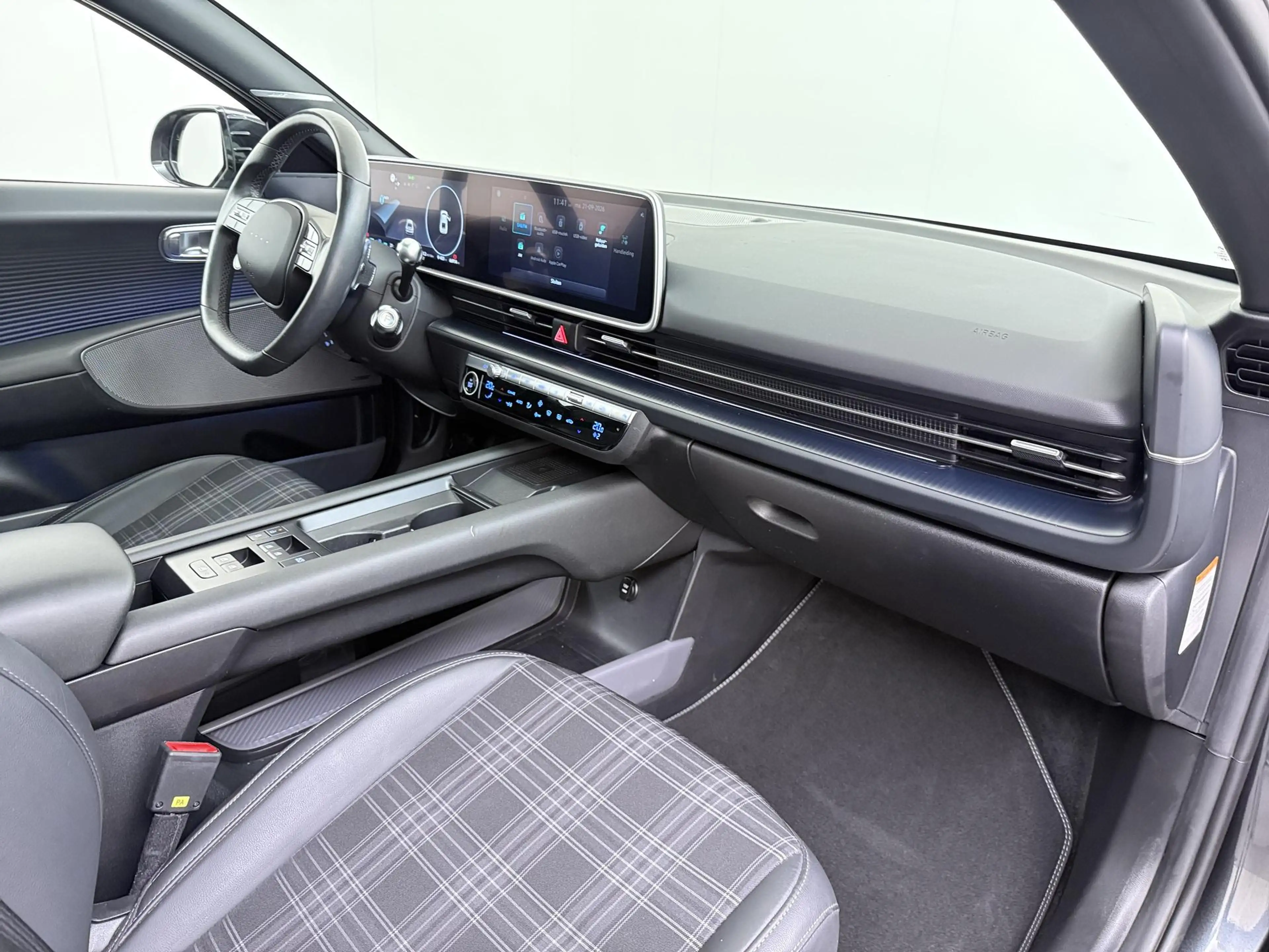 Hyundai IONIQ 6 First Edition AWD 77.4 kWh SOH 100% | PANO | STOEL — photo 45